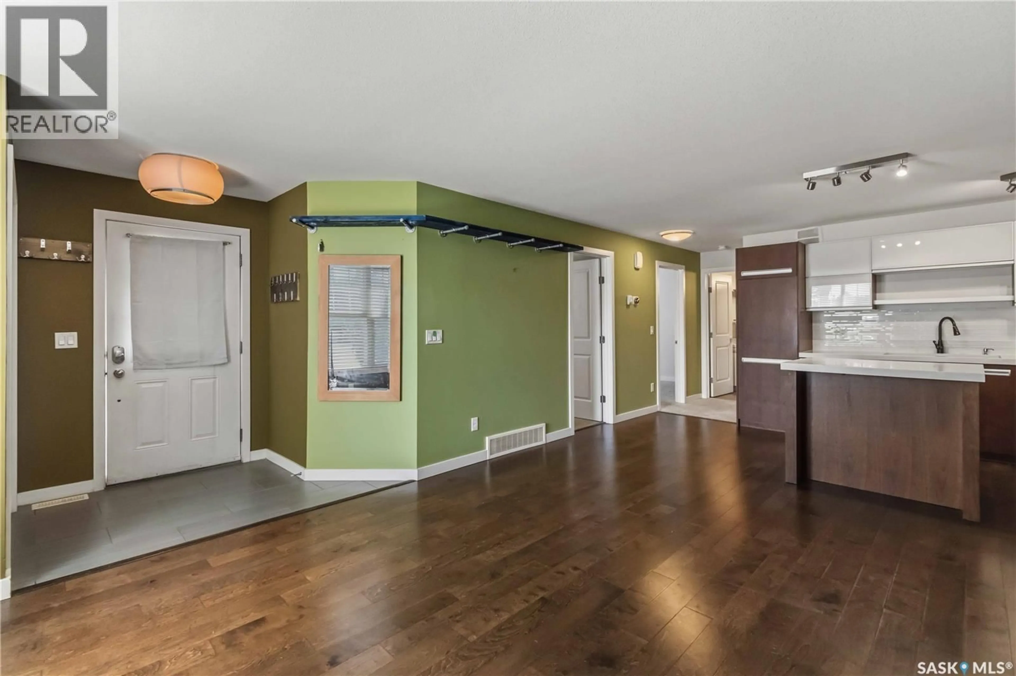 Indoor entryway for 2315 - 121 MCCLOCKLIN ROAD, Saskatoon Saskatchewan S7R0K8
