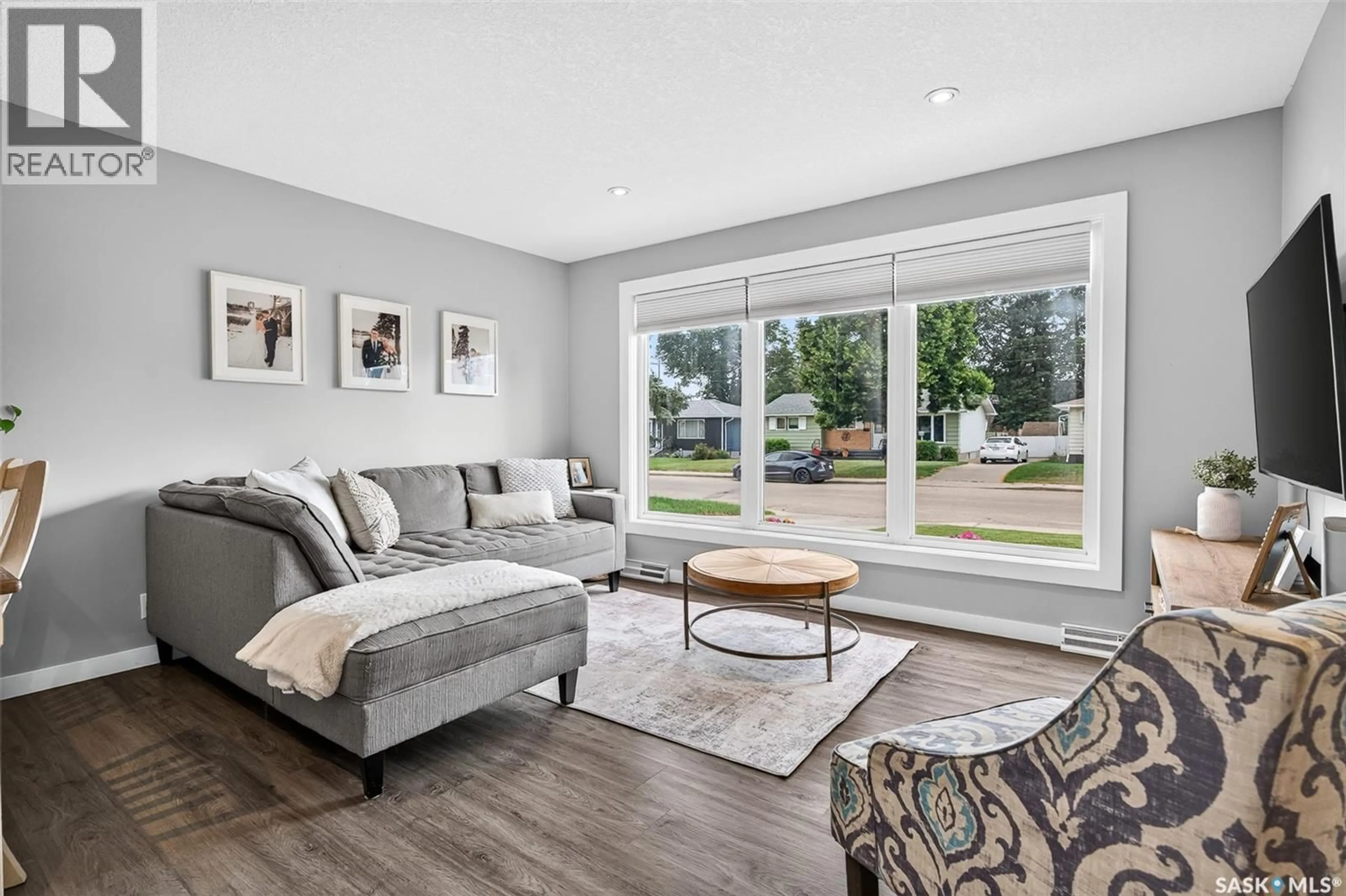 Living room with furniture, unknown for 922 JAMES STREET, Moose Jaw Saskatchewan S6H3H6