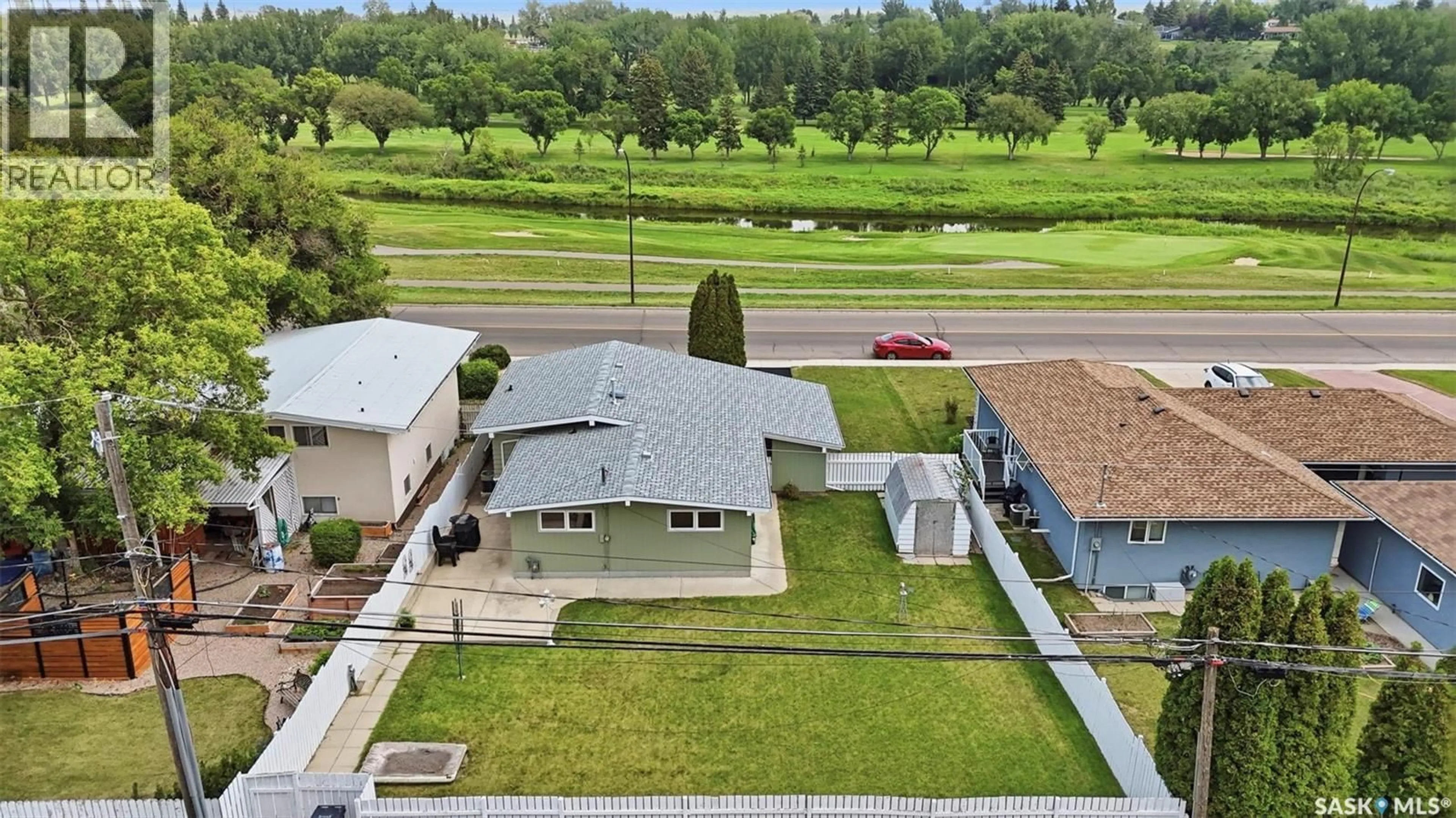A pic from outside/outdoor area/front of a property/back of a property/a pic from drone, unknown for 1181 NORTH HILL DRIVE, Swift Current Saskatchewan S9H1X8