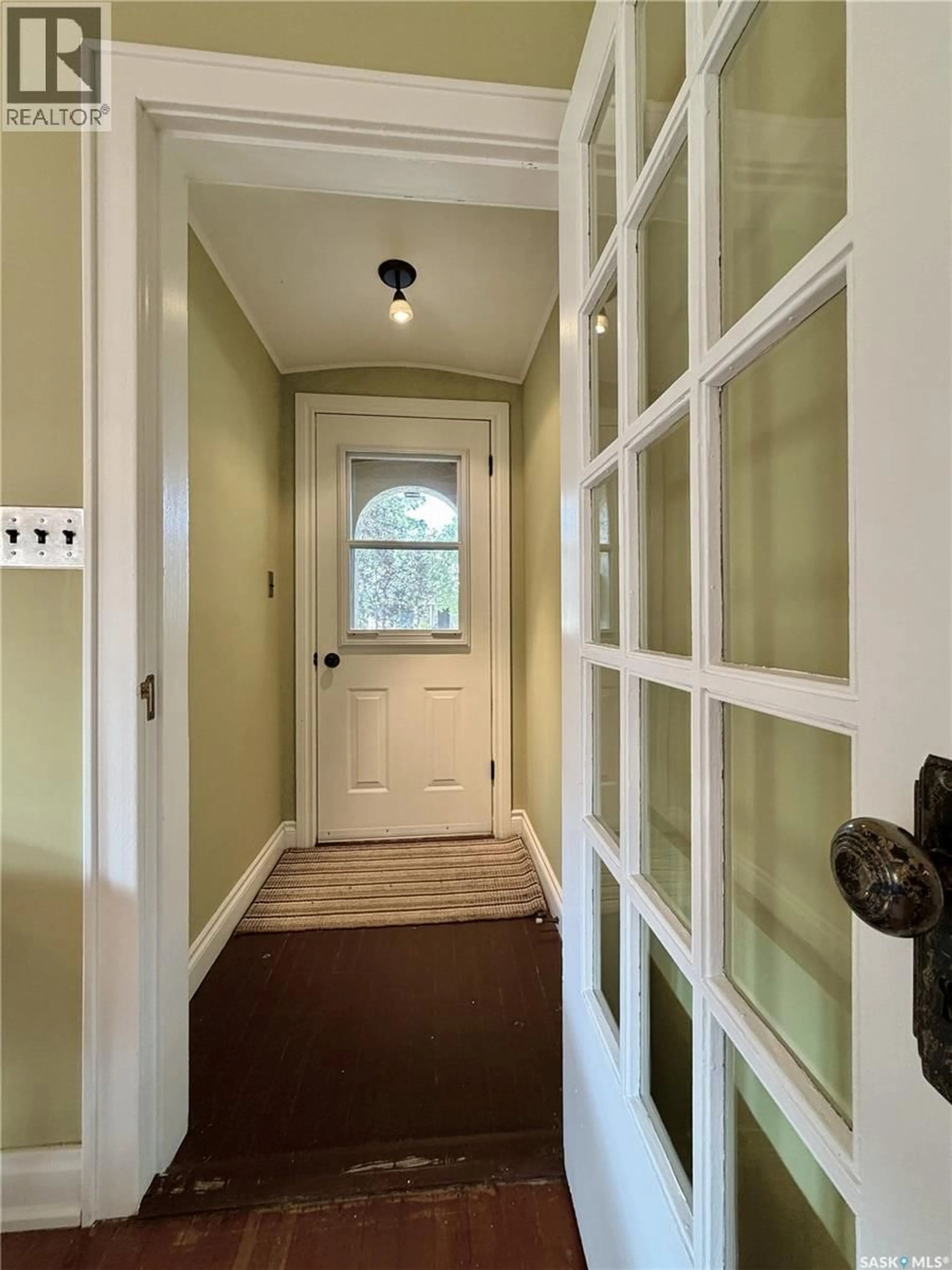 Indoor entryway for 1305 2ND STREET, Estevan Saskatchewan S4A0M3