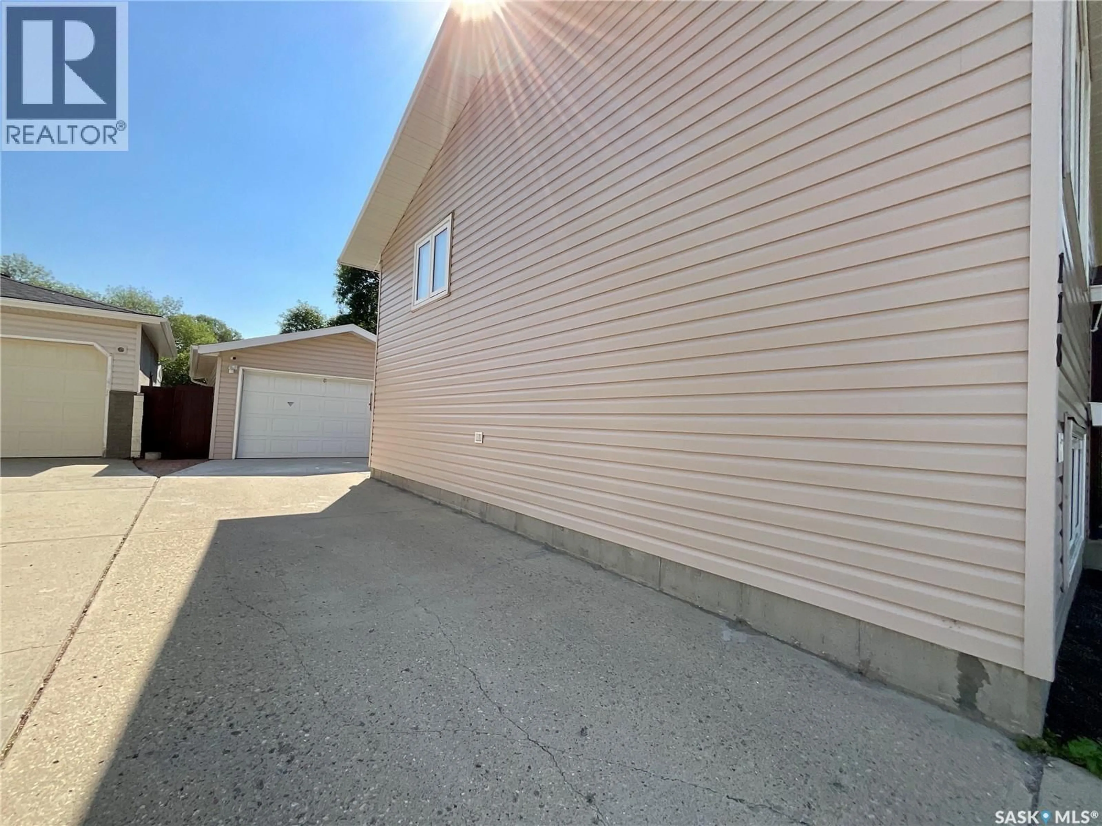 Unknown for 118 SALEMKA CRESCENT, Regina Saskatchewan S4R7S1