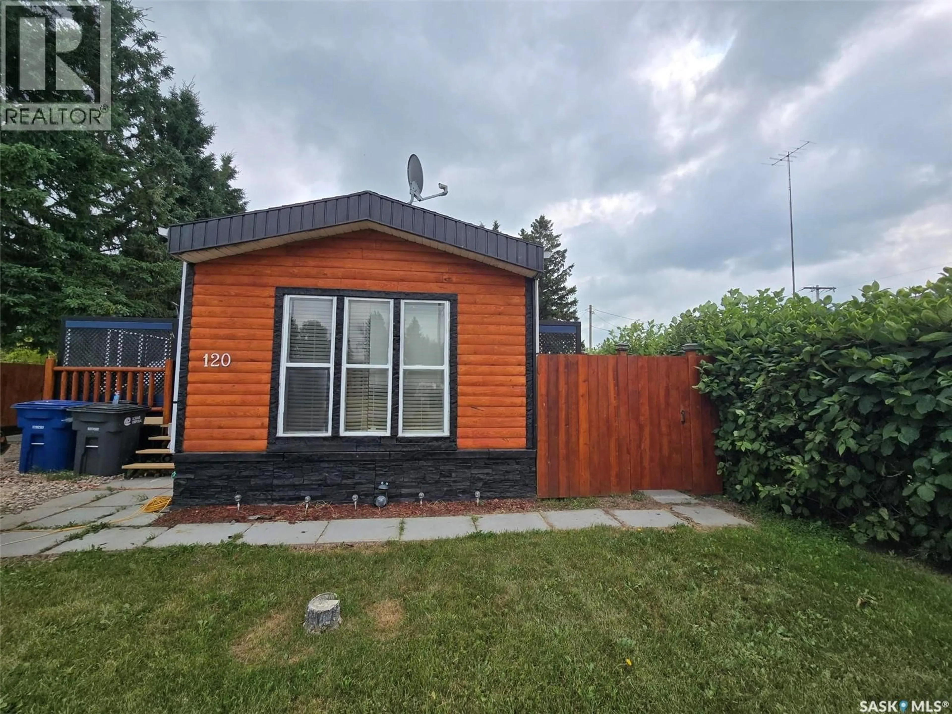 Shed for 120 3RD STREET, Glenavon Saskatchewan S0G1Y0