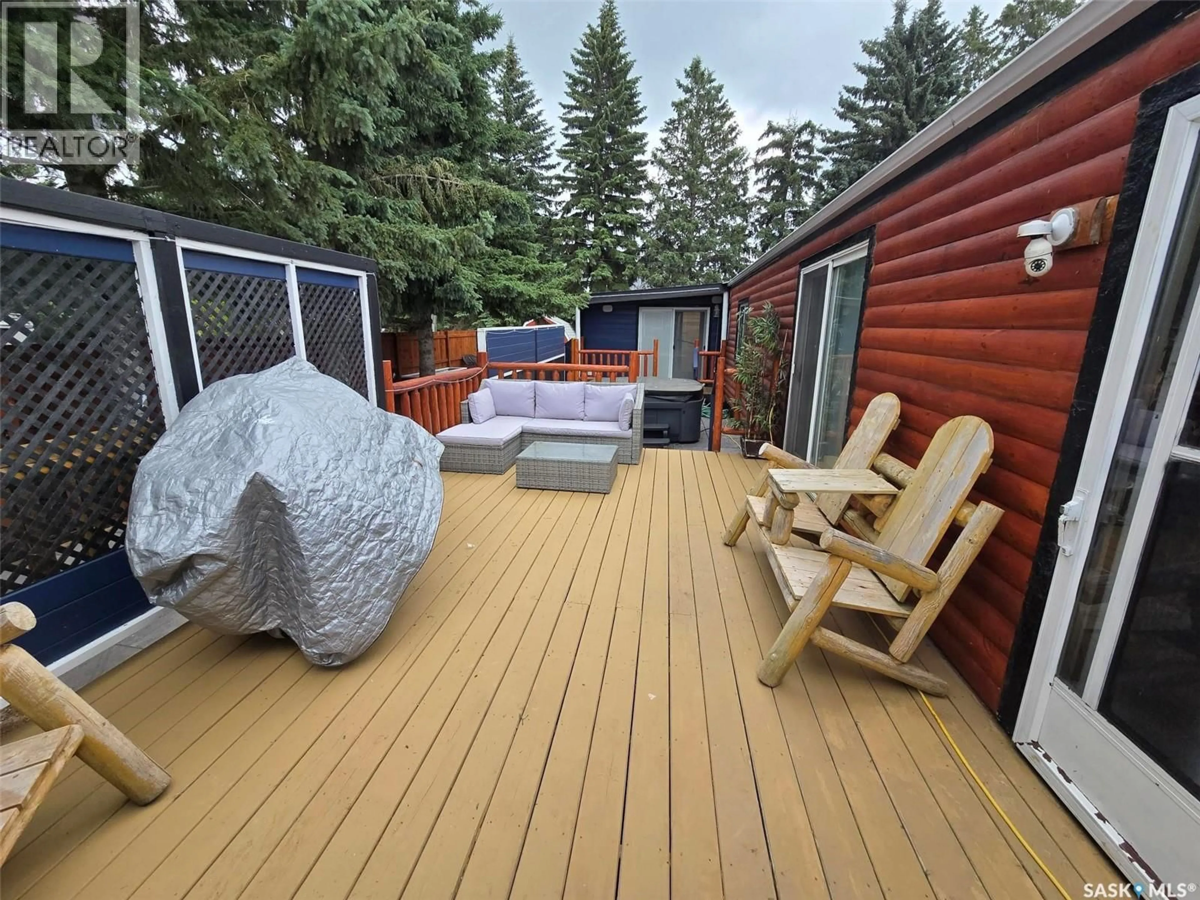 Patio, unknown for 120 3RD STREET, Glenavon Saskatchewan S0G1Y0