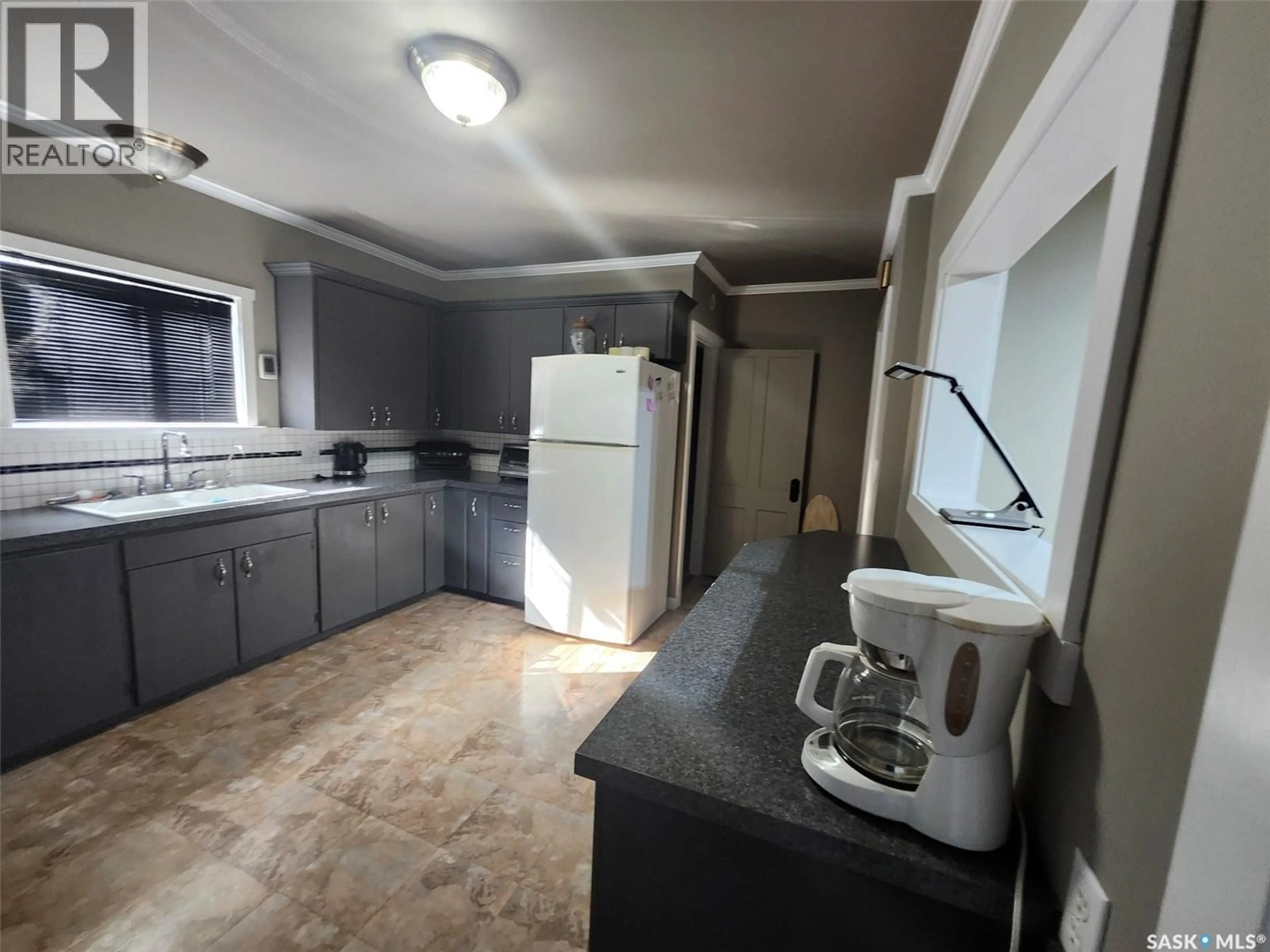 Standard kitchen, unknown for 211 BANNER STREET, Pennant Saskatchewan S0N1X0