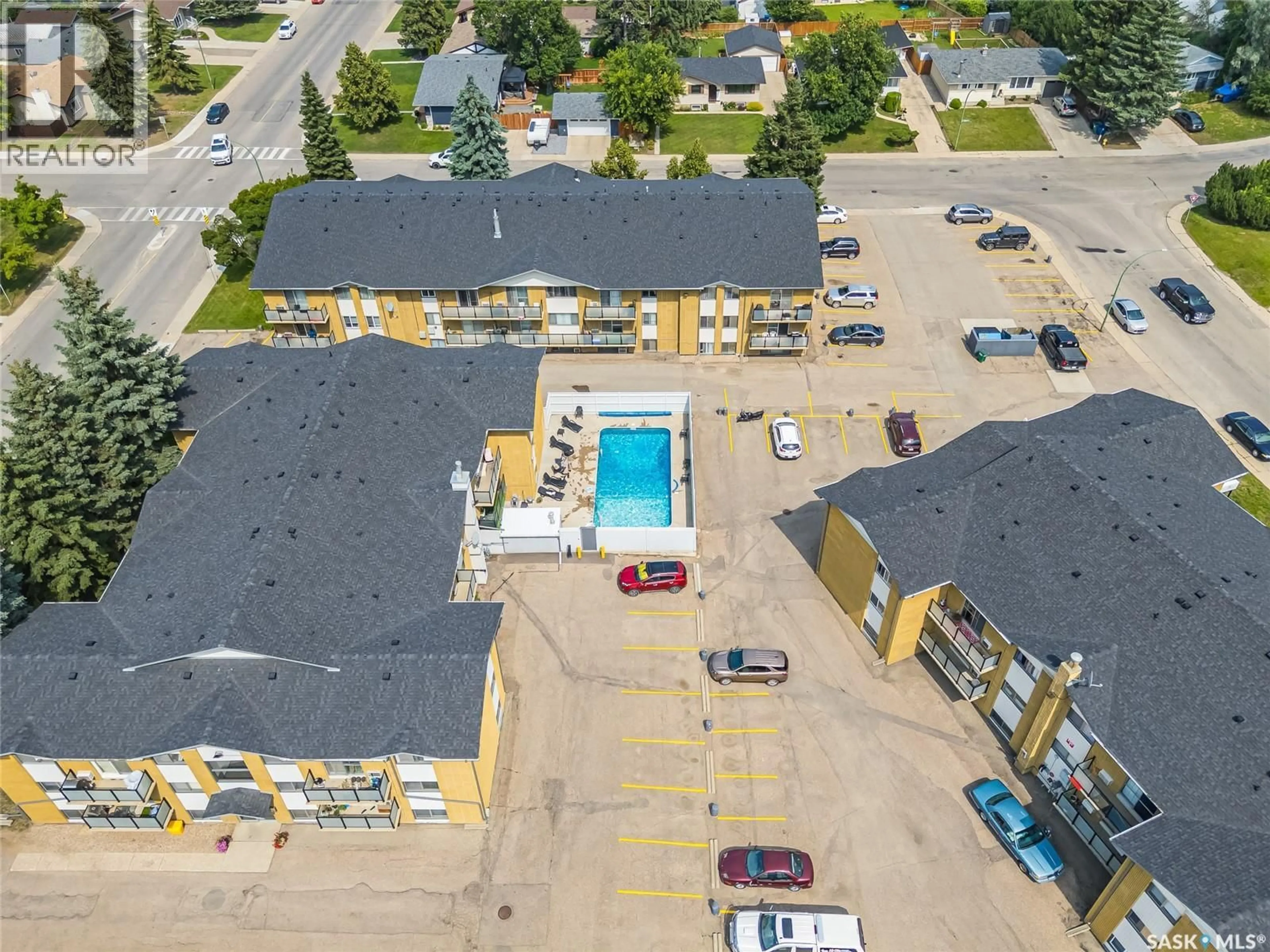 A pic from outside/outdoor area/front of a property/back of a property/a pic from drone, street for 50 ASSINIBOINE DRIVE, Saskatoon Saskatchewan S7K1H1