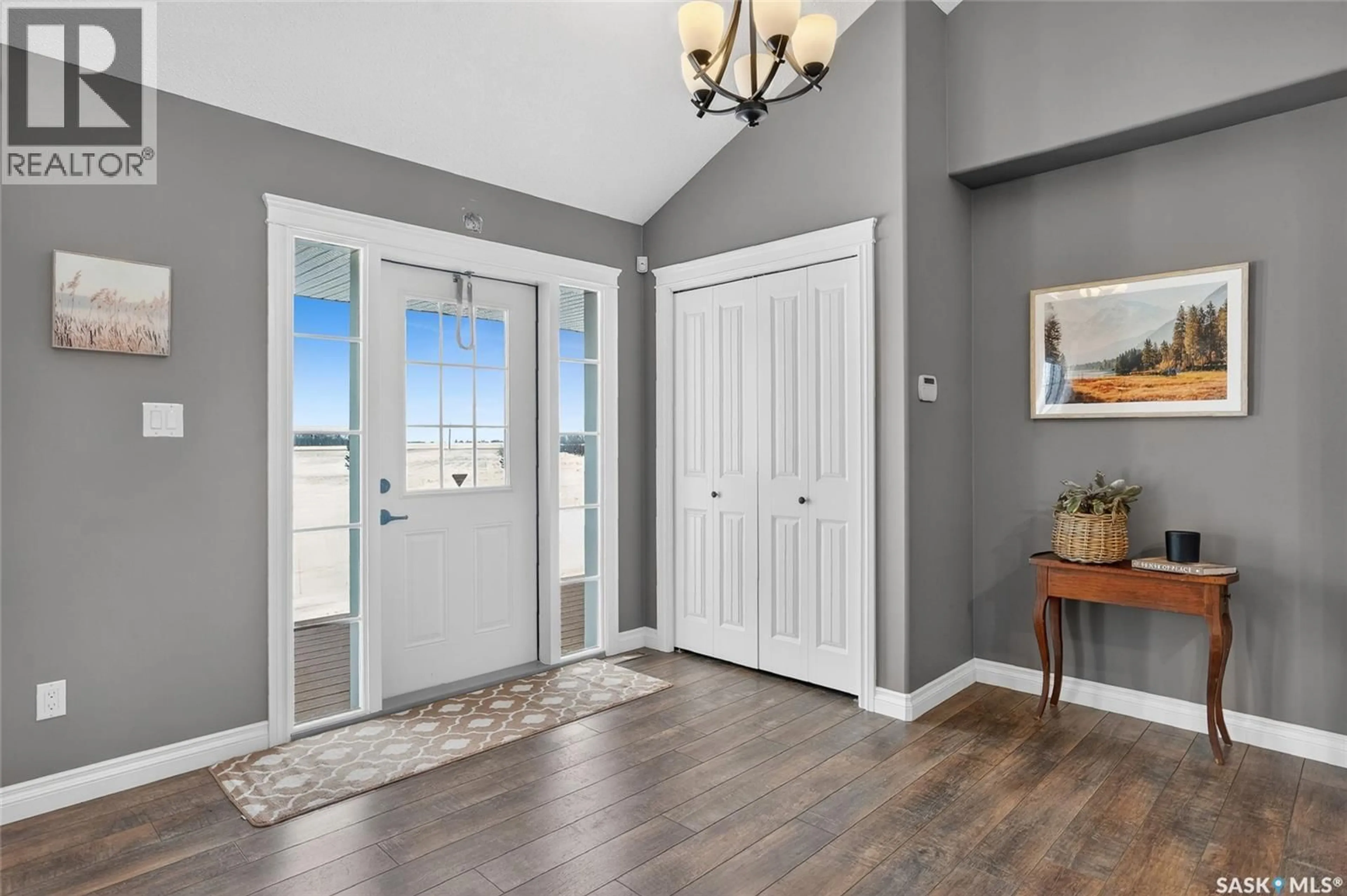 Indoor entryway for 10 ACRES HWY 16 N, Corman Park Rm No. 344 Saskatchewan S0K0E7