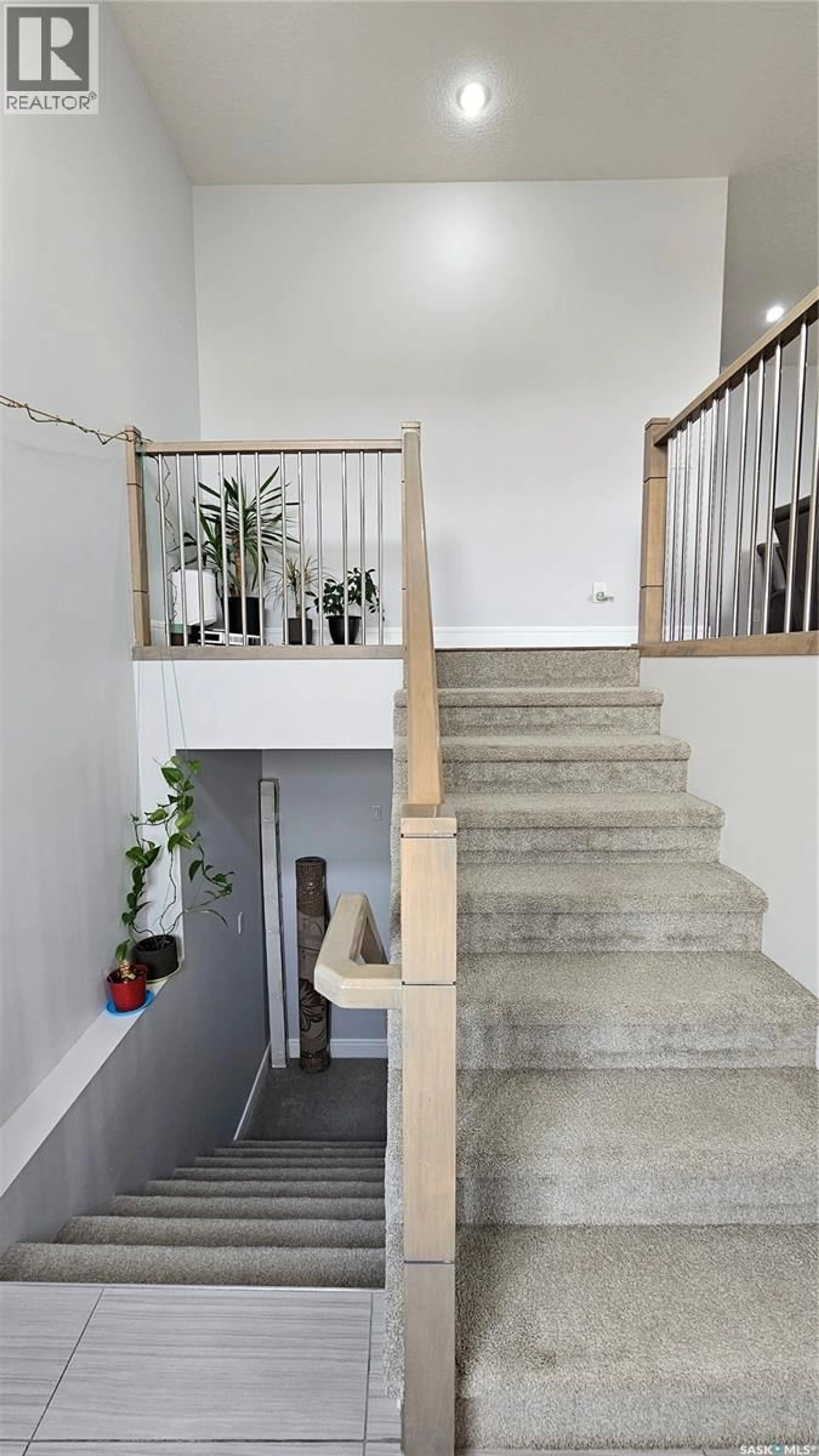 Stairs for 126 BOLSTAD WAY, Saskatoon Saskatchewan S7W0Y1
