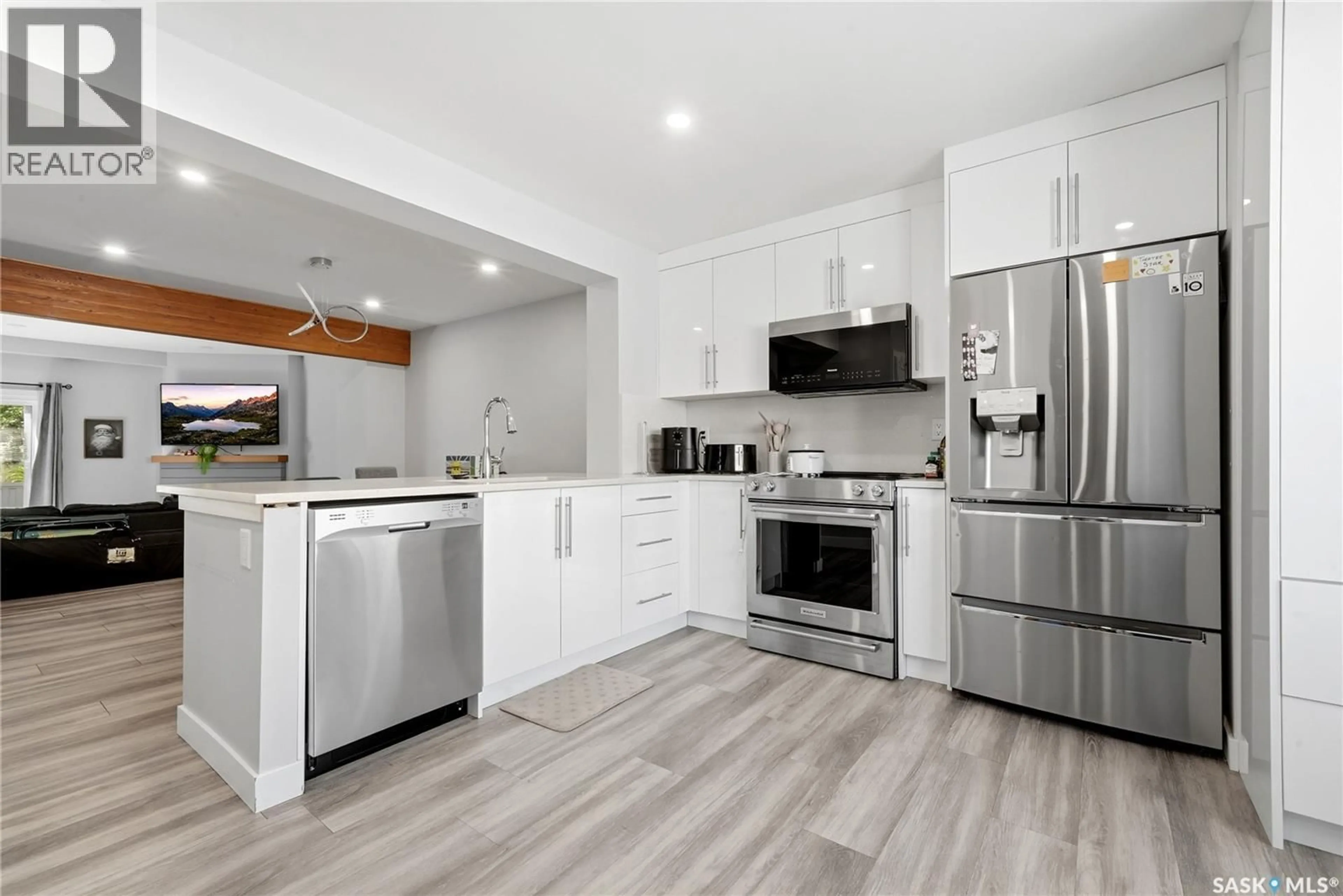 Open concept kitchen, unknown for 4005 GORDON ROAD, Regina Saskatchewan S4S6G6