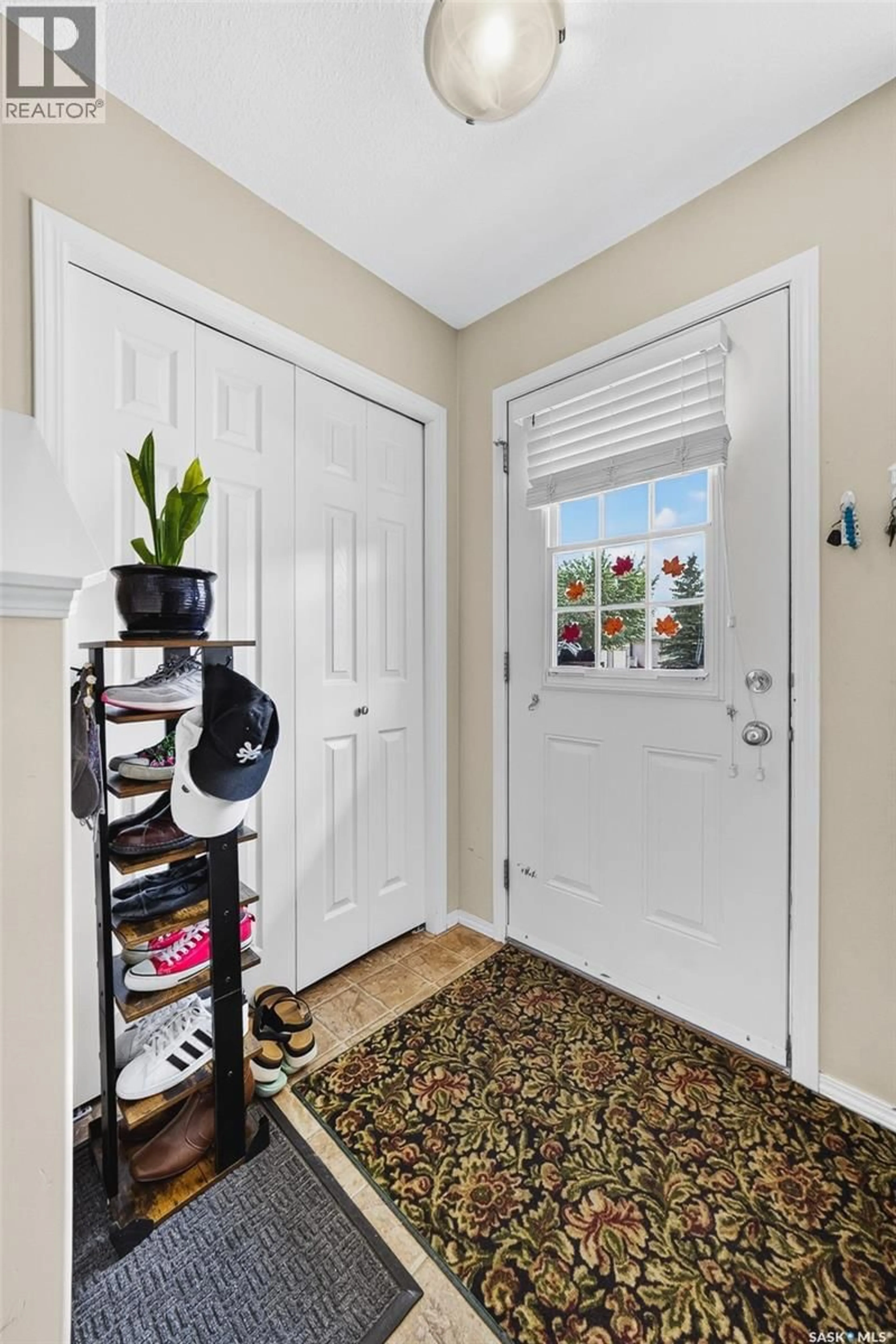 Indoor entryway for 2801 - 46 WINDSOR PARK ROAD, Regina Saskatchewan S4V0N1