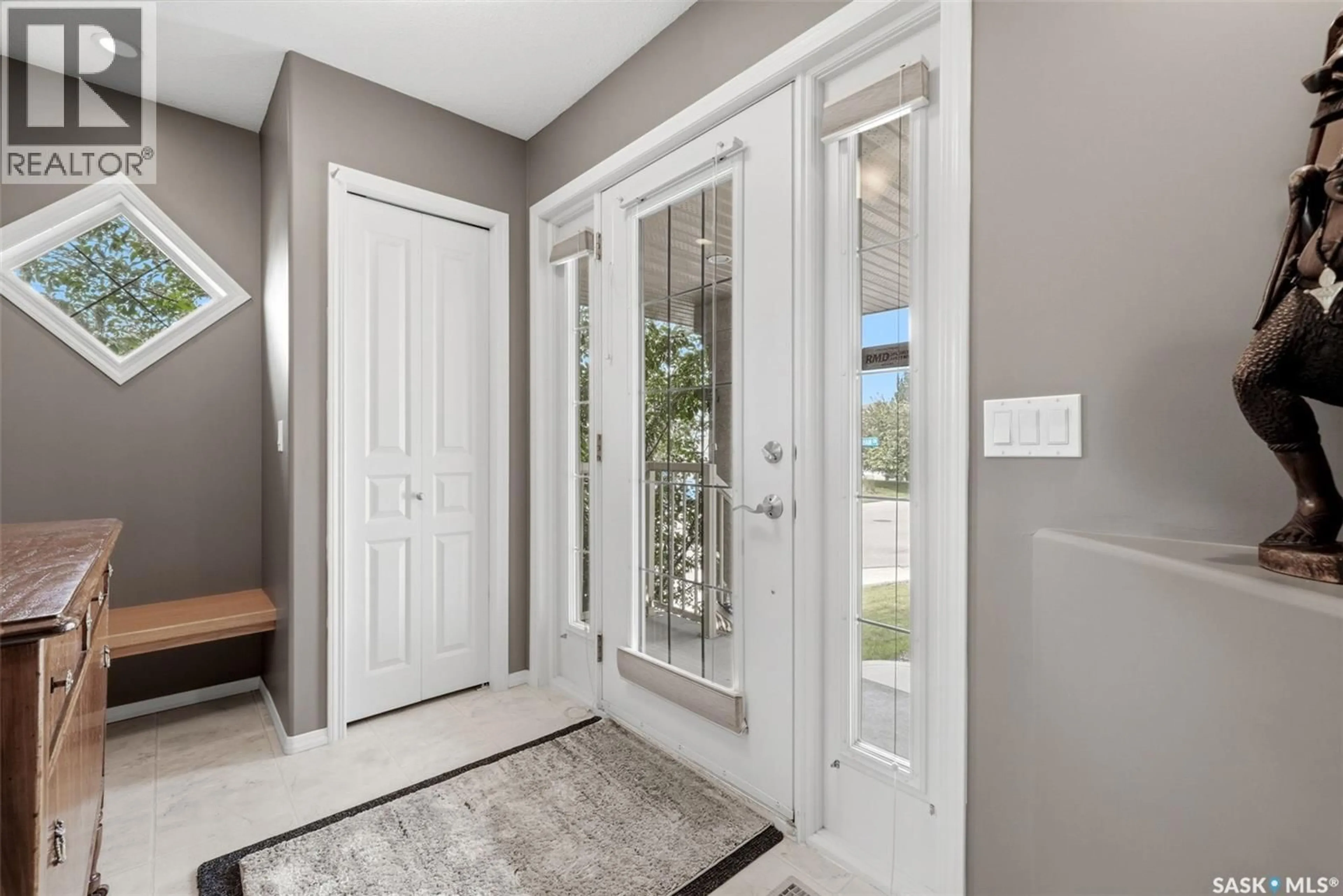 Indoor entryway for 3940 NOTTINGHAM CRESCENT, Regina Saskatchewan S4V3A5