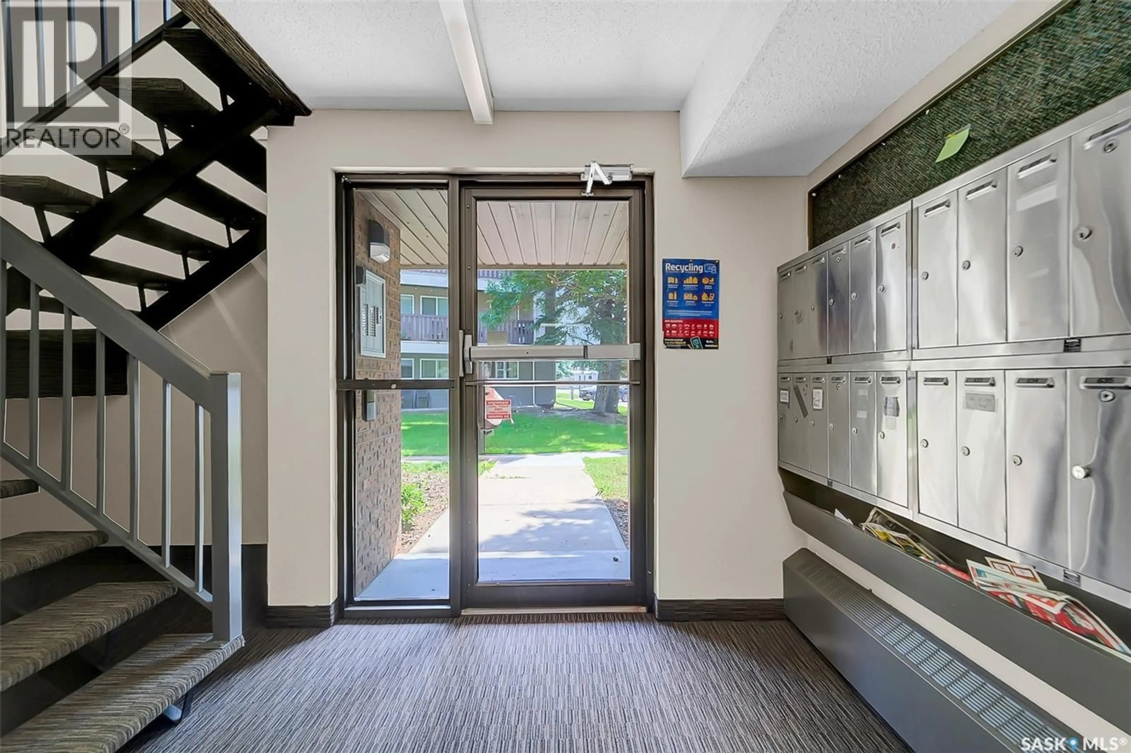 Indoor foyer for 510 - 630 PRAIRIE AVENUE, Saskatoon Saskatchewan S7N2V4