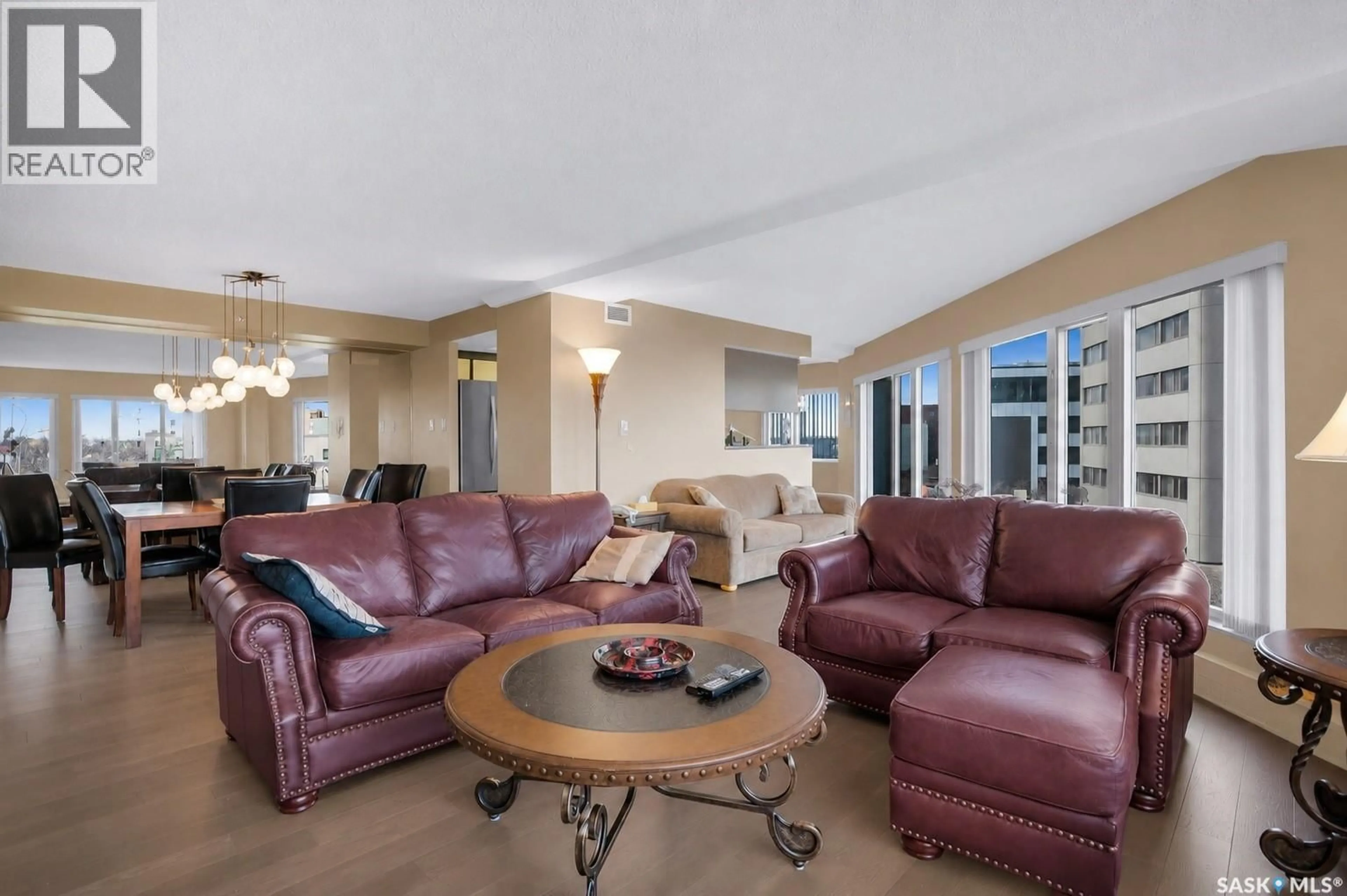 Living room with furniture, unknown for 424 - 680 SPADINA CRESCENT, Saskatoon Saskatchewan S7K6X7