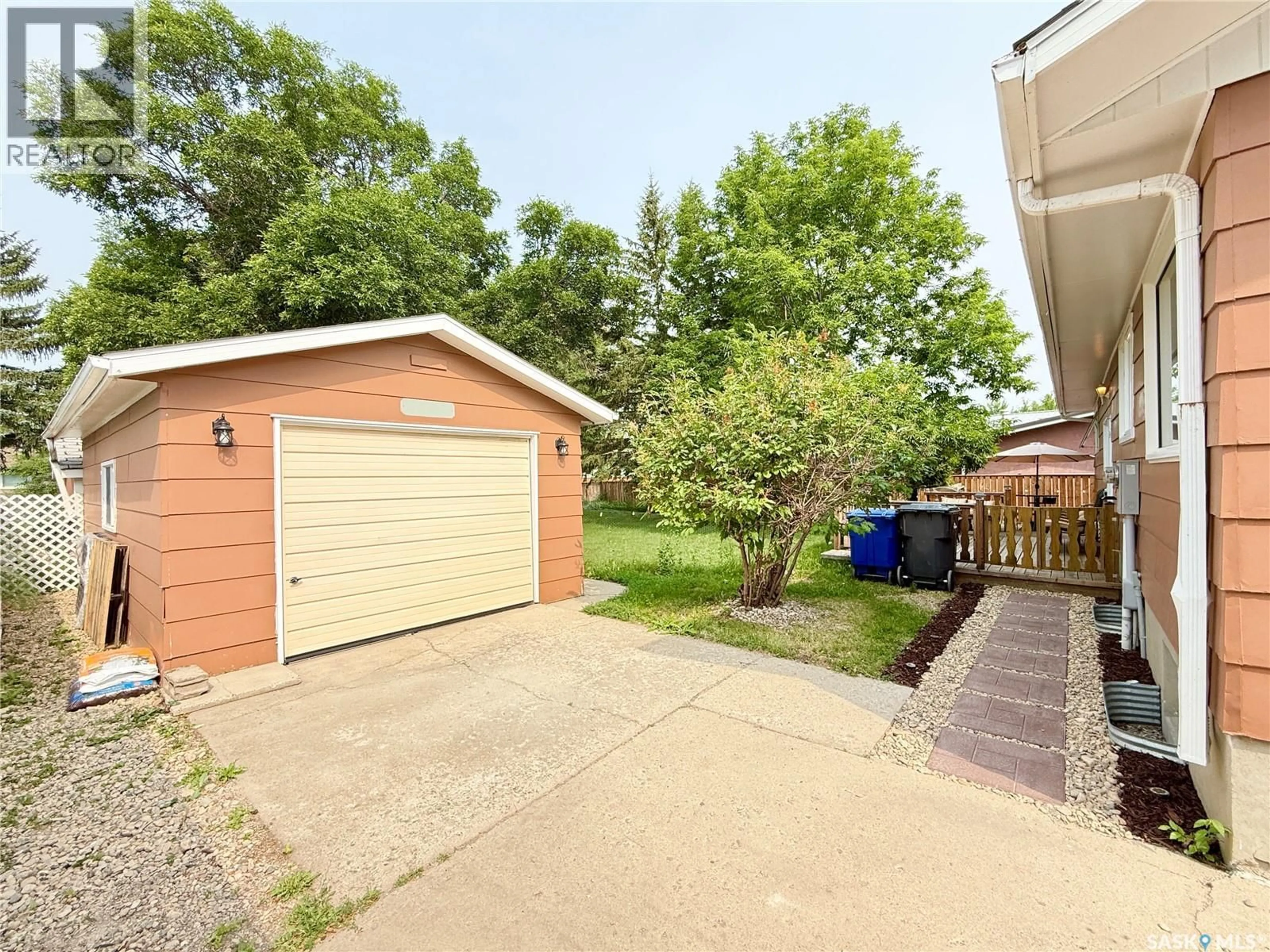 Unknown for 715 BRIMACOMBE DRIVE, Weyburn Saskatchewan S4H2P7