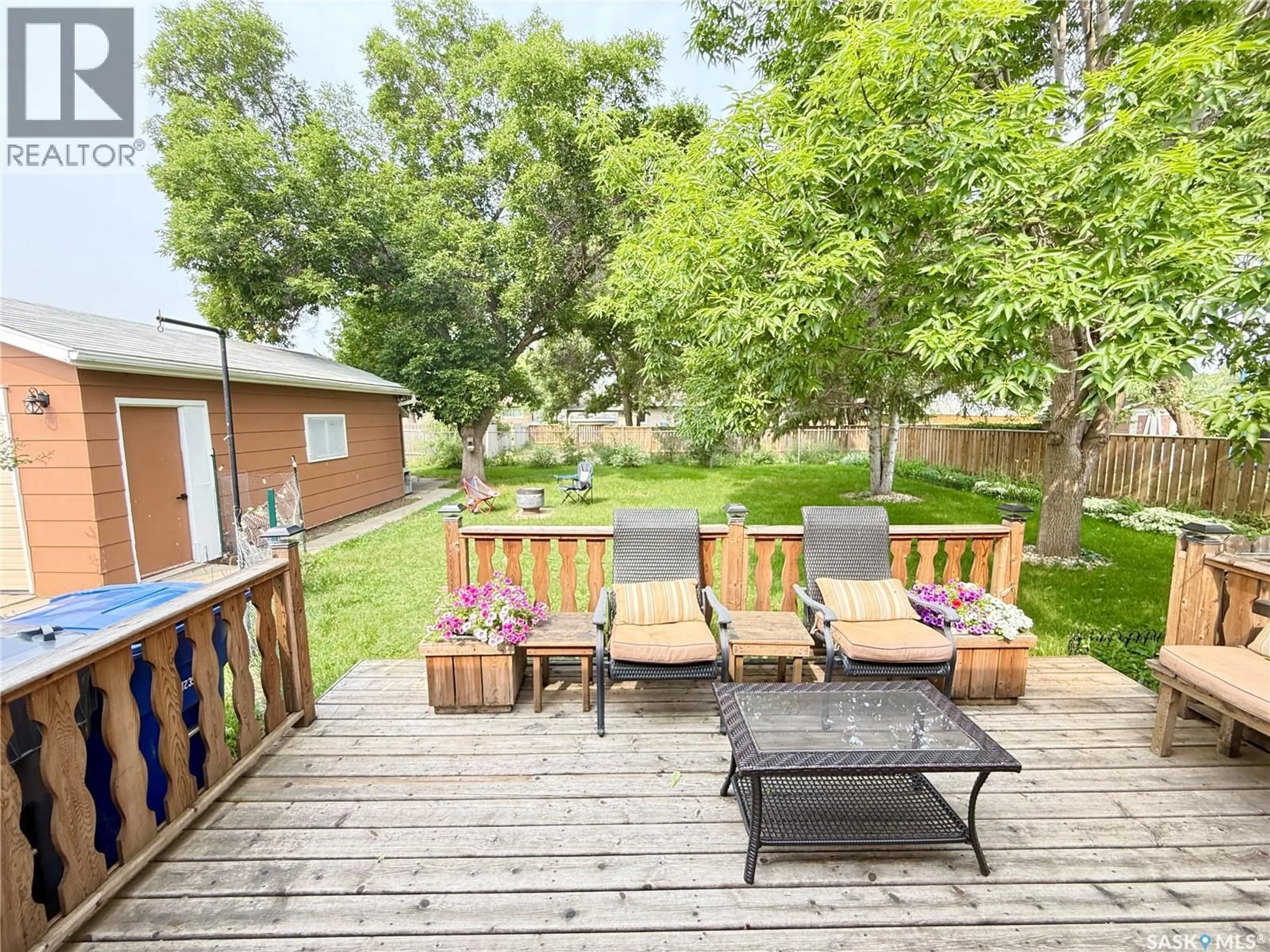 Patio, unknown for 715 BRIMACOMBE DRIVE, Weyburn Saskatchewan S4H2P7