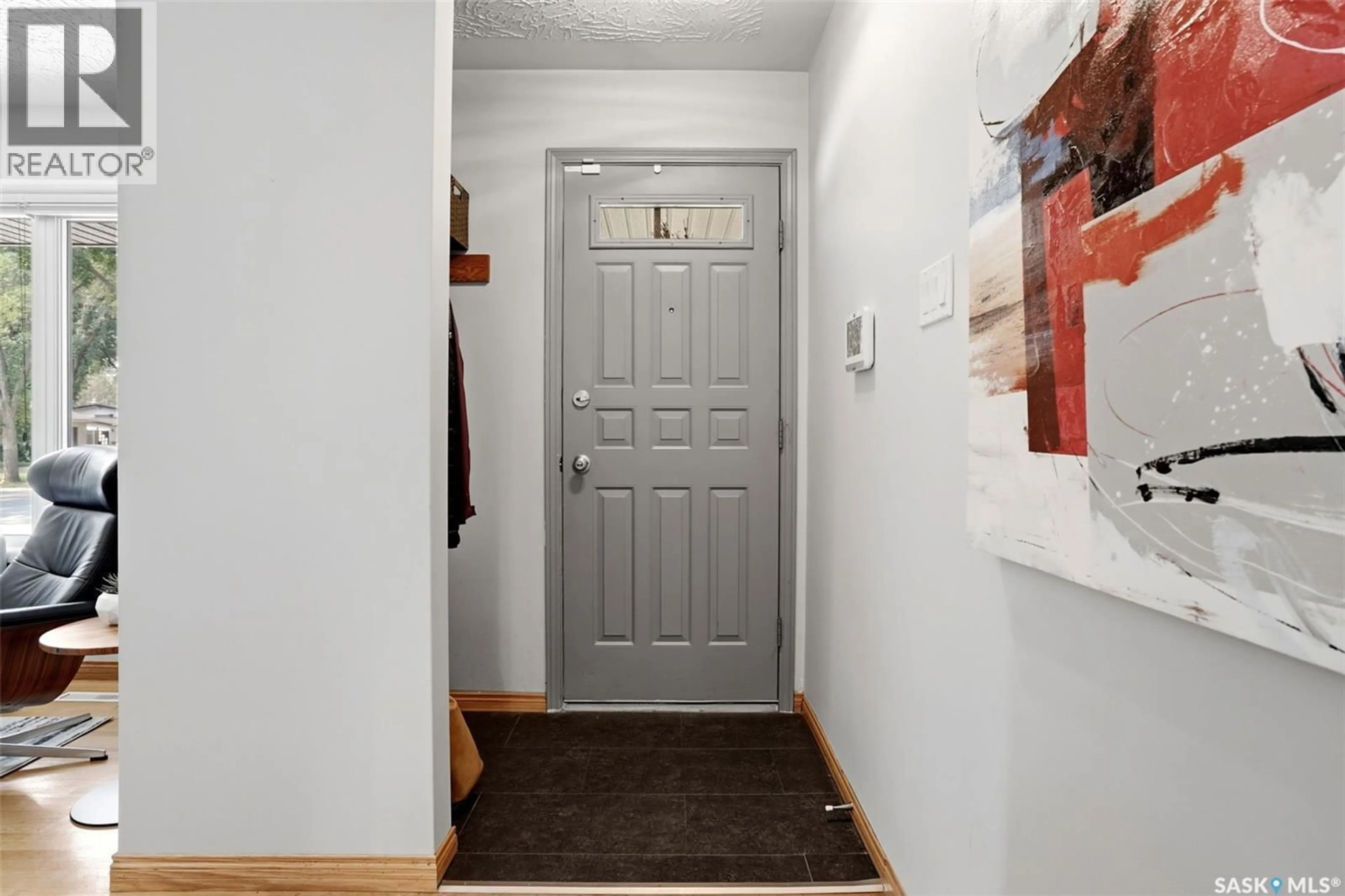 Indoor entryway for 93 MARTIN STREET, Regina Saskatchewan S4S3W4