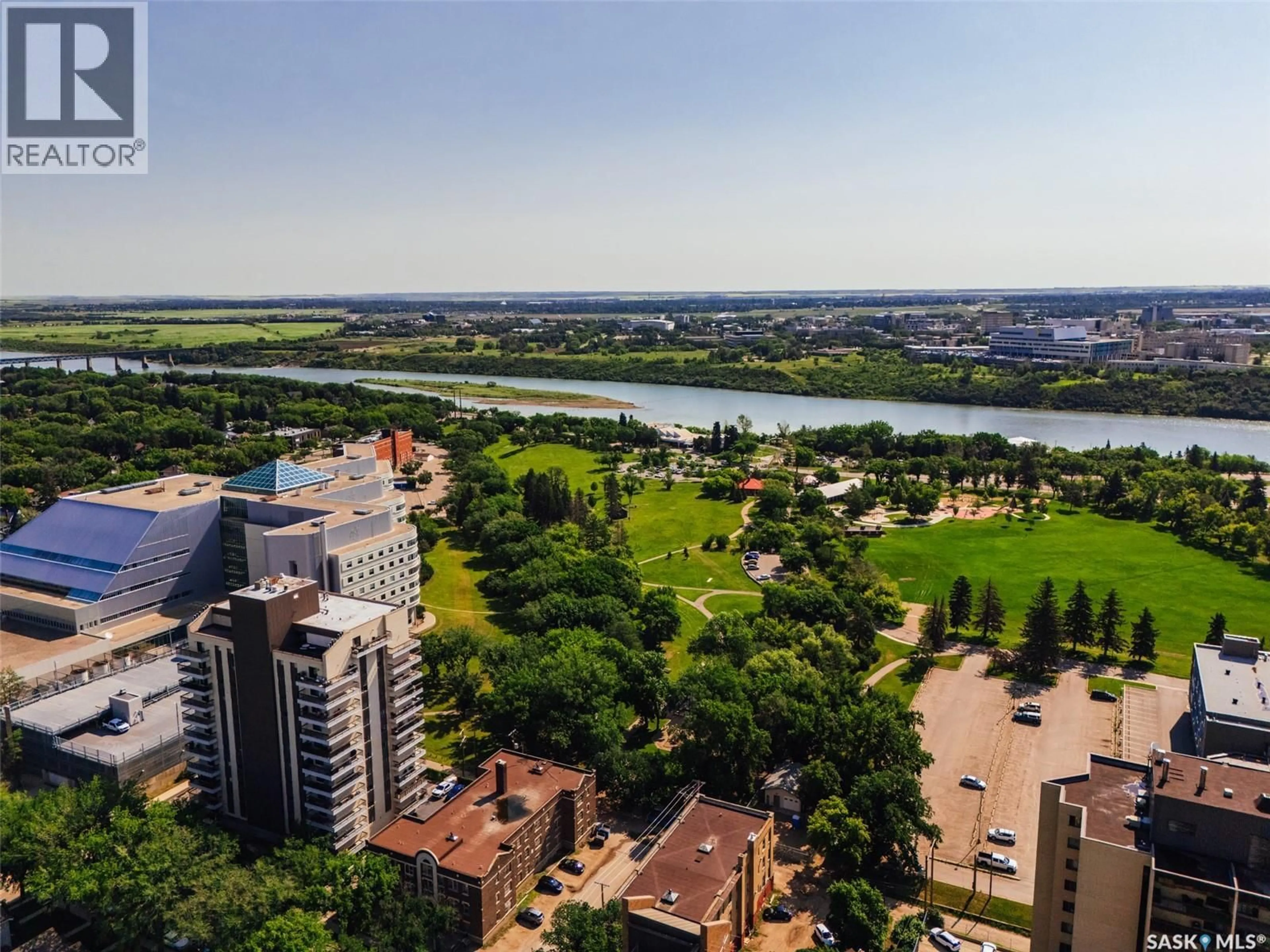 A pic from outside/outdoor area/front of a property/back of a property/a pic from drone, water/lake/river/ocean view for 902 - 510 5TH AVENUE, Saskatoon Saskatchewan S7S2R2