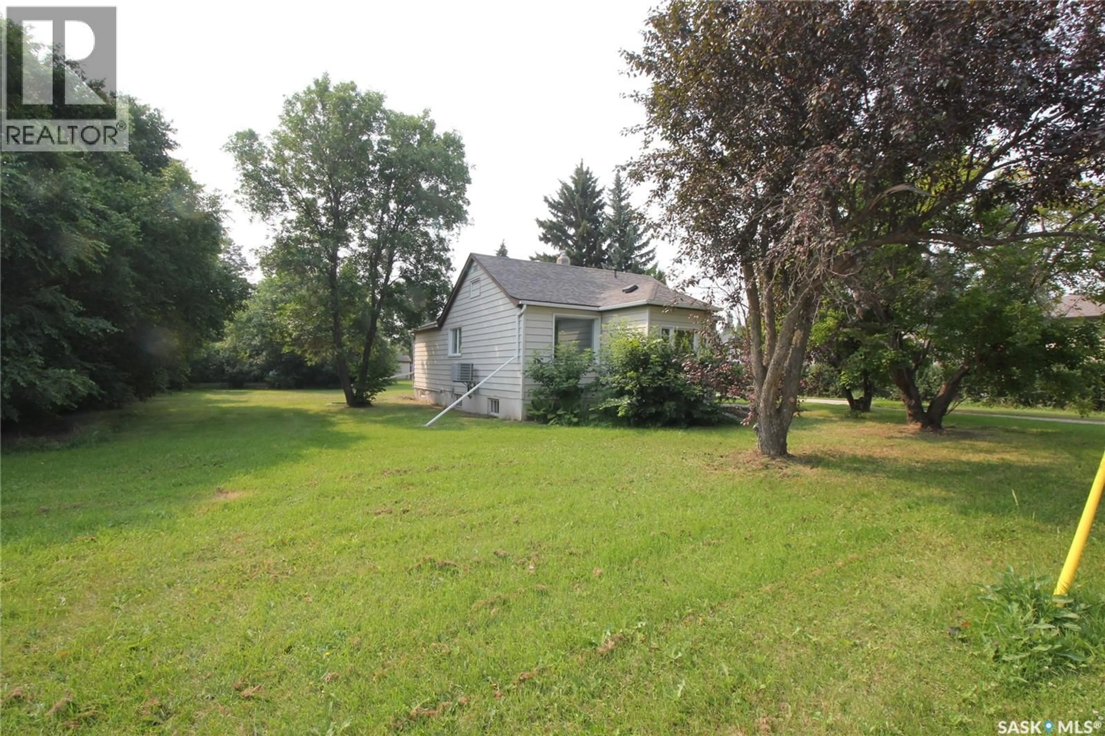 A pic from outside/outdoor area/front of a property/back of a property/a pic from drone, street for 700 YORK STREET, Indian Head Saskatchewan S0G2K0