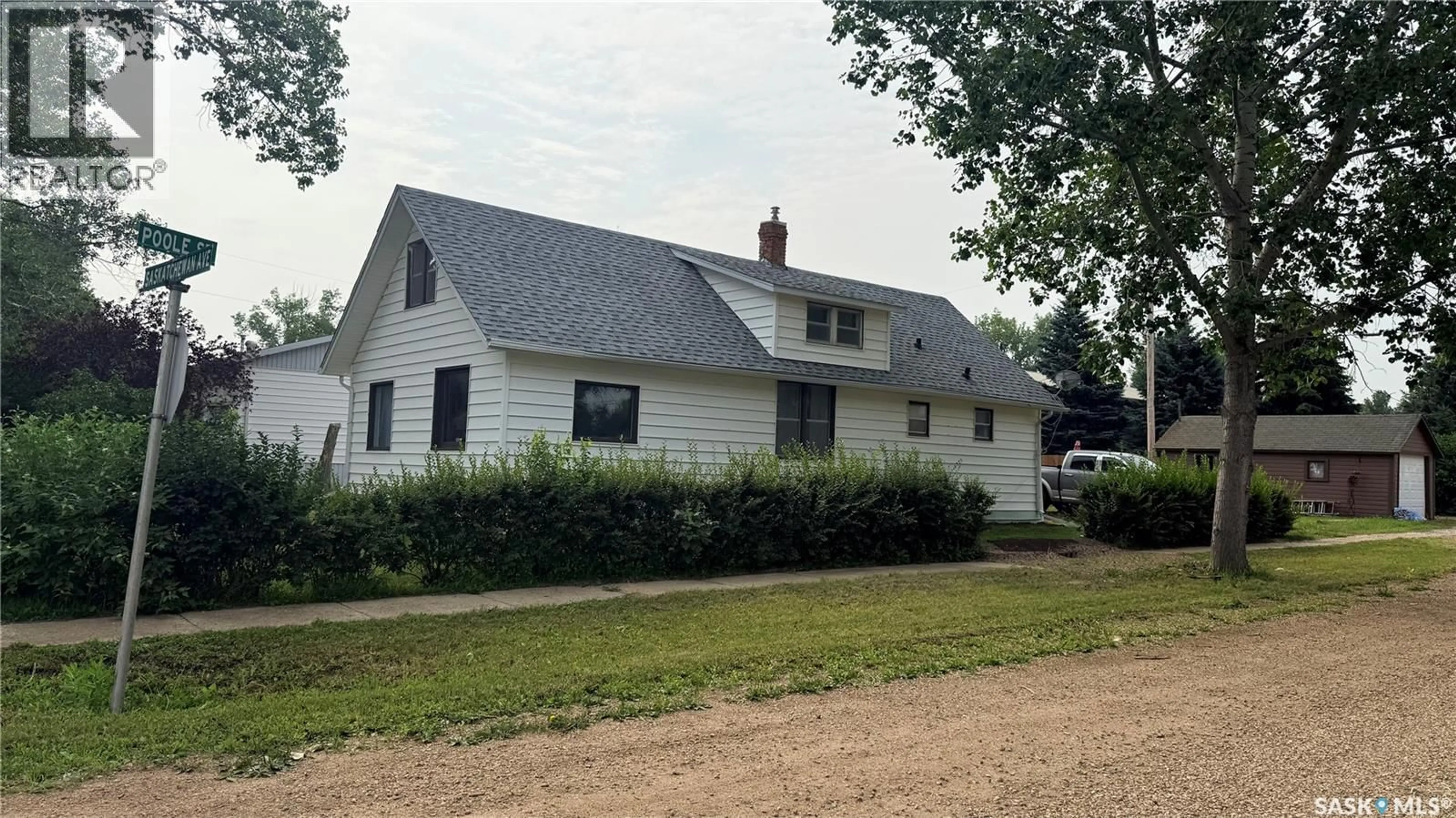 Home with vinyl exterior material, street for 402 SASKATCHEWAN AVENUE, Torquay Saskatchewan S0C2L0