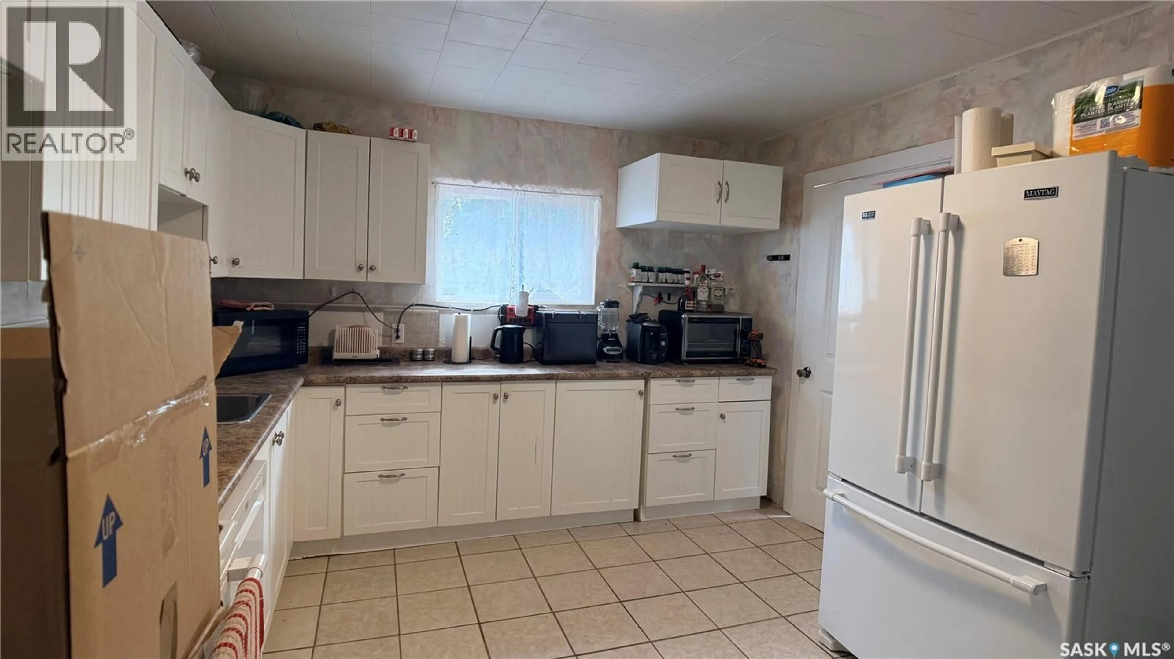 Standard kitchen, unknown for 402 SASKATCHEWAN AVENUE, Torquay Saskatchewan S0C2L0