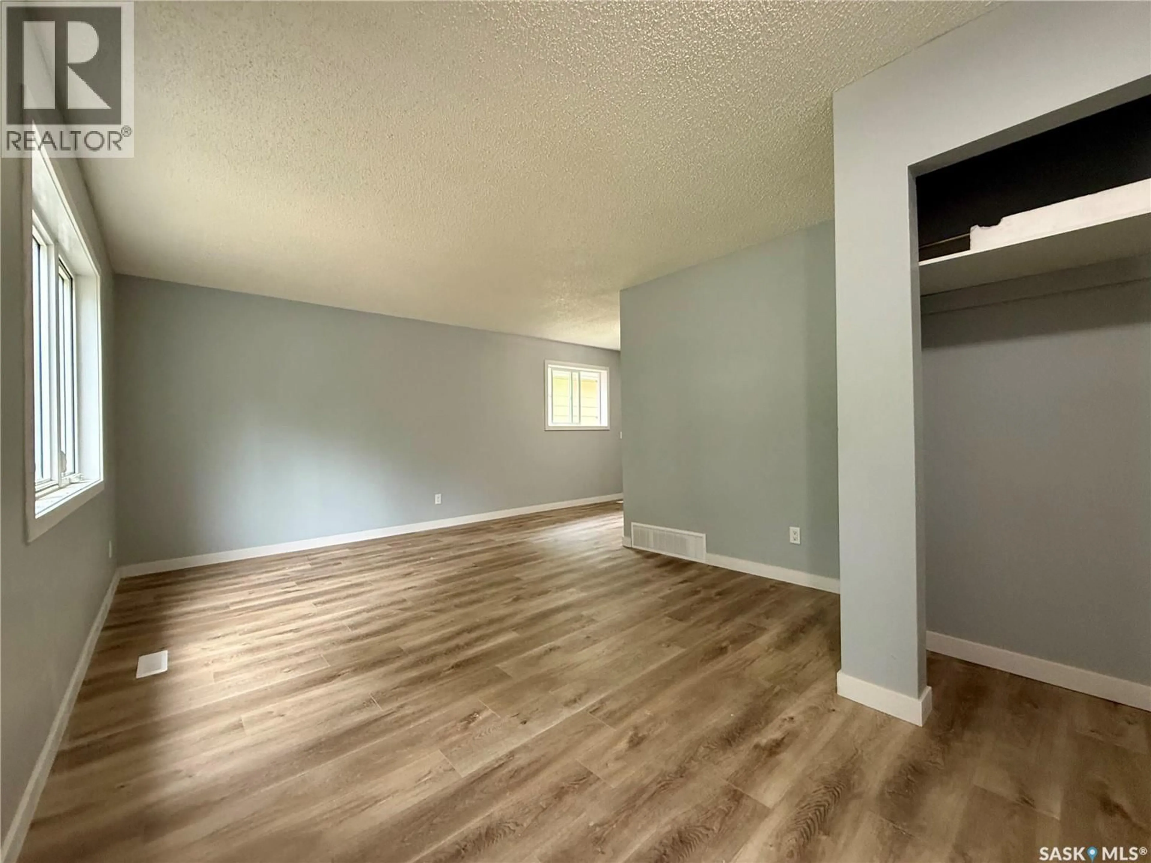 A pic of a room for 133 L AVENUE, Saskatoon Saskatchewan S7M2G0