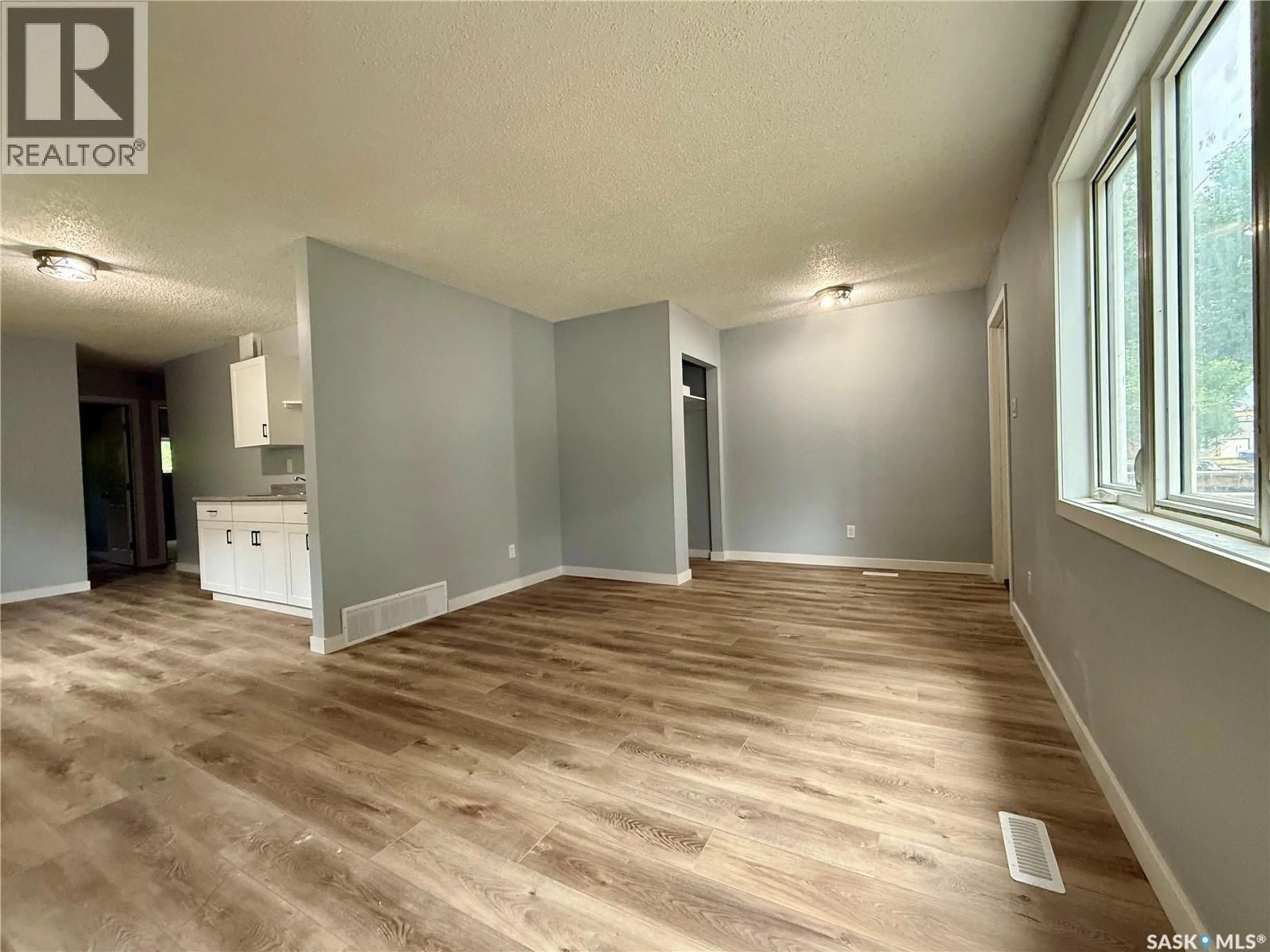 A pic of a room for 133 L AVENUE, Saskatoon Saskatchewan S7M2G0
