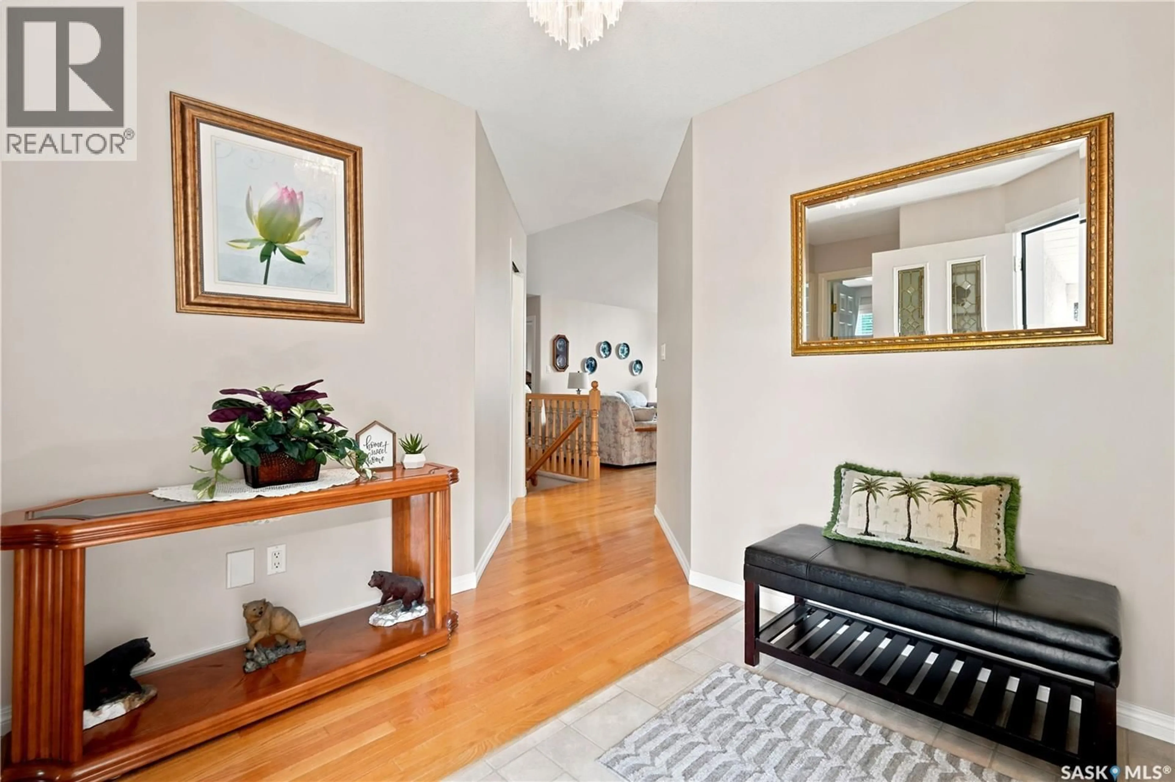 Indoor entryway for E - 3291 THAMES CRESCENT, Regina Saskatchewan S4V2Y9