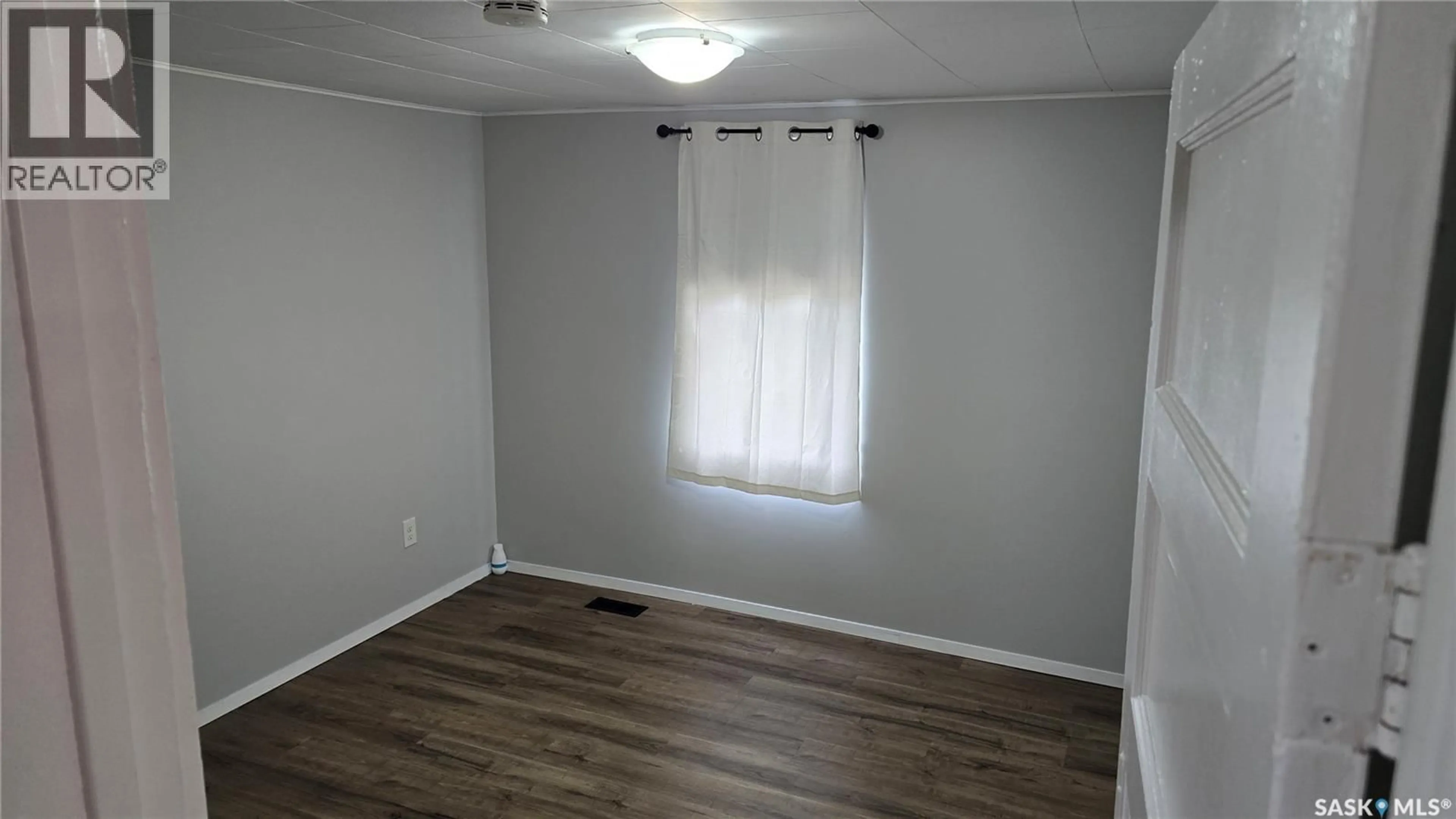 A pic of a room for 206 IRVINE STREET, Cut Knife Saskatchewan S0M0N0