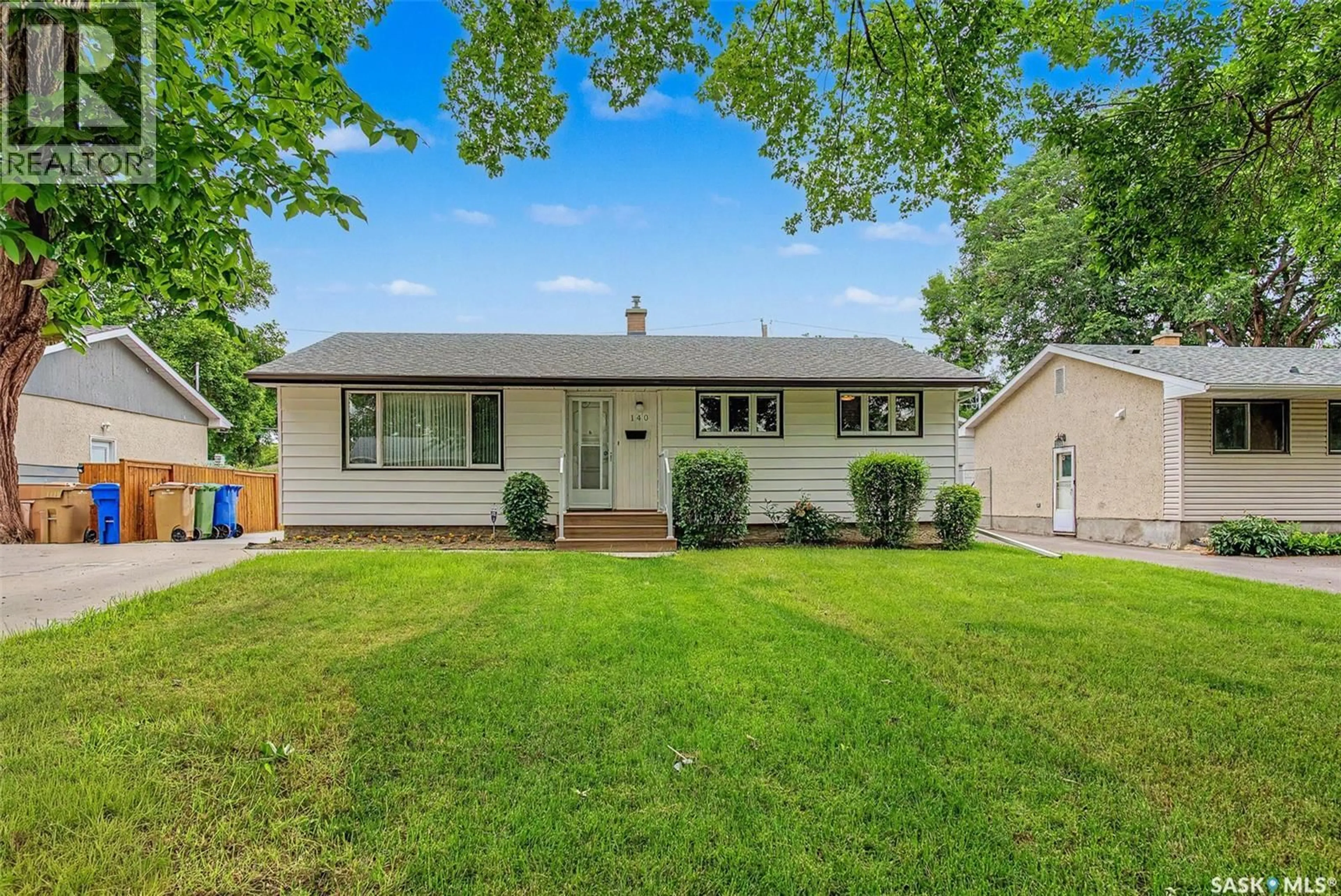 Home with vinyl exterior material, street for 140 MCDOUGALL CRESCENT, Regina Saskatchewan S4S5M7