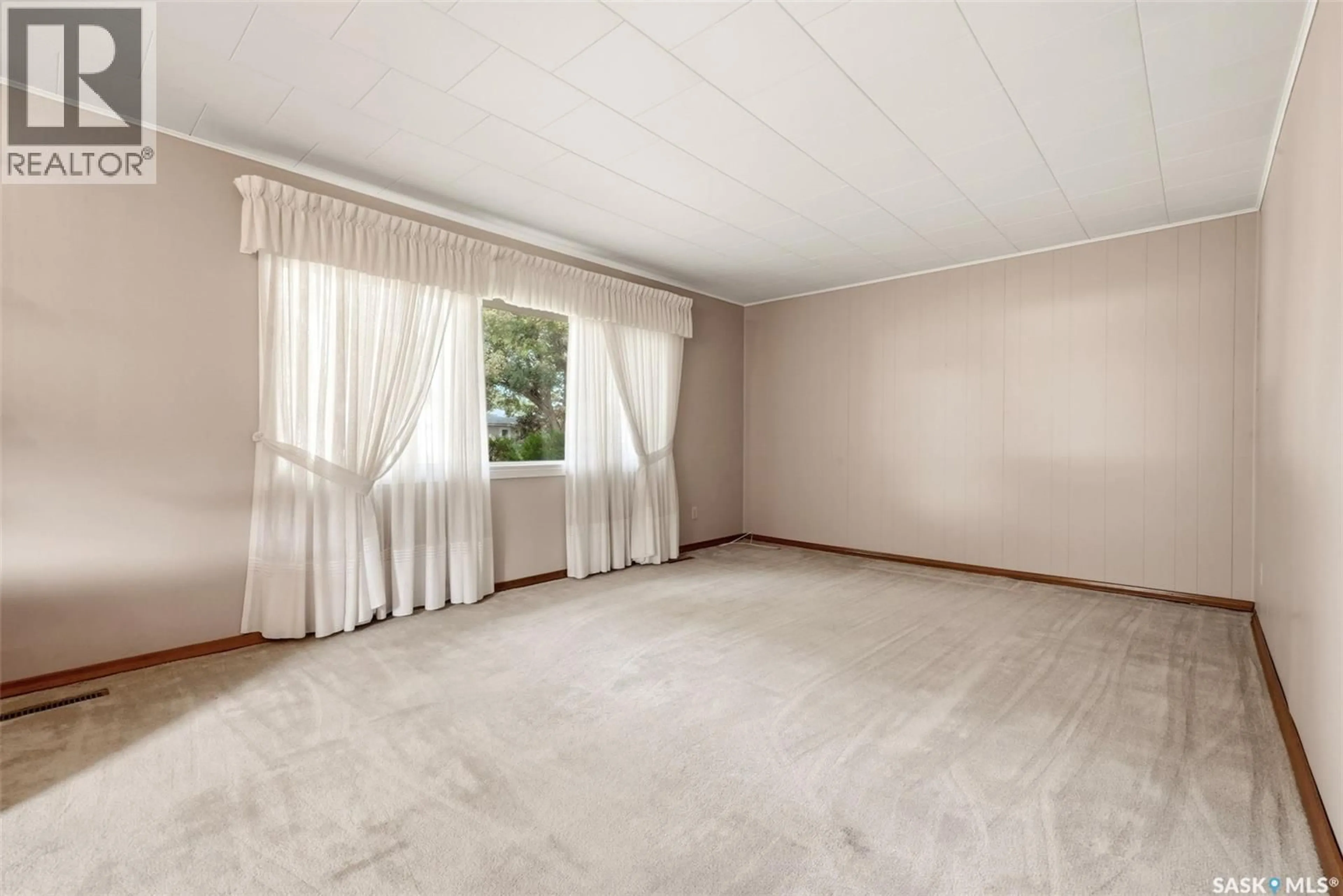 A pic of a room for 273 ANGUS STREET, Regina Saskatchewan S4R3K5