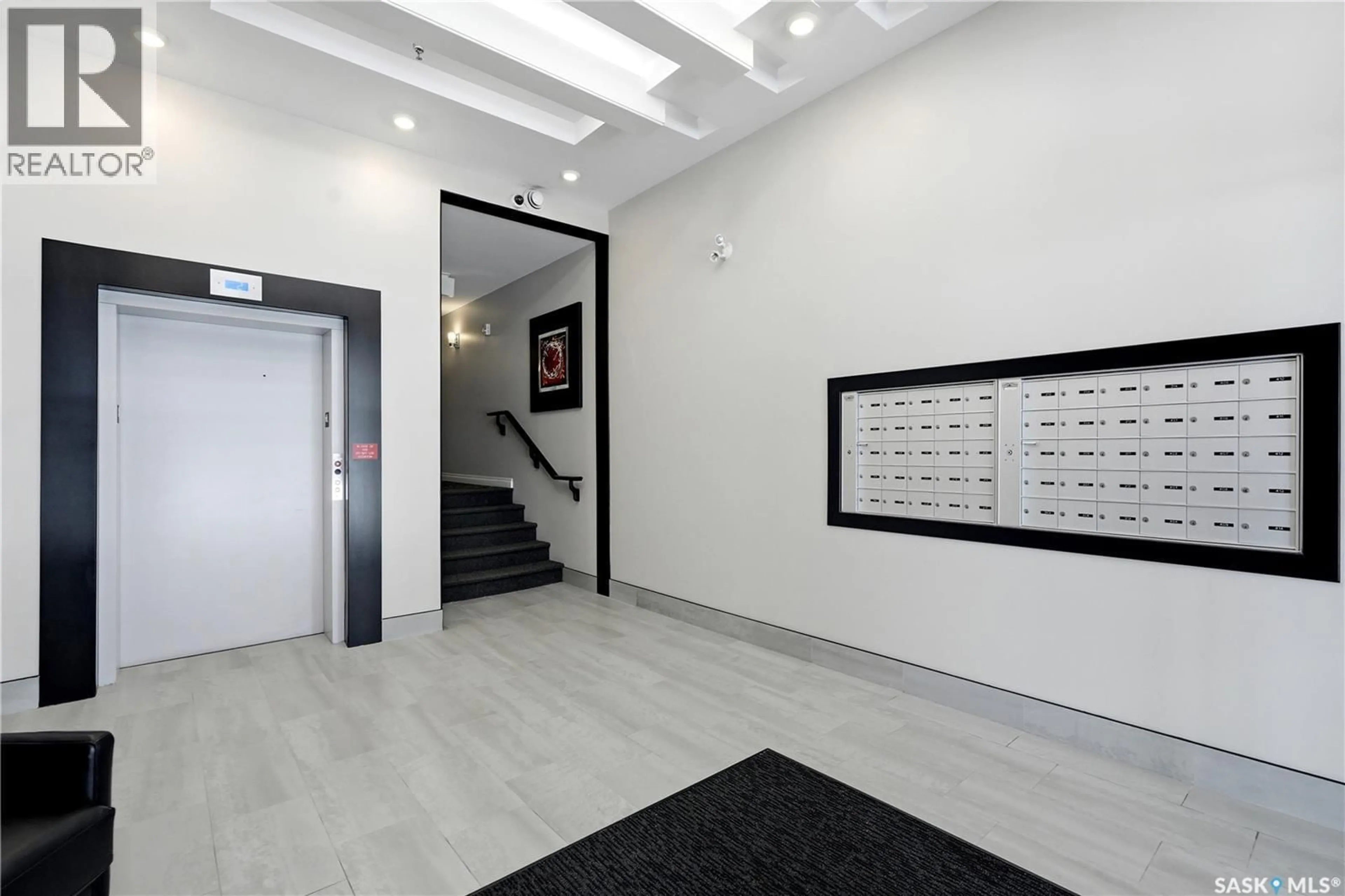 Indoor foyer for 202 419 NELSON ROAD, Saskatoon Saskatchewan S7S1P2
