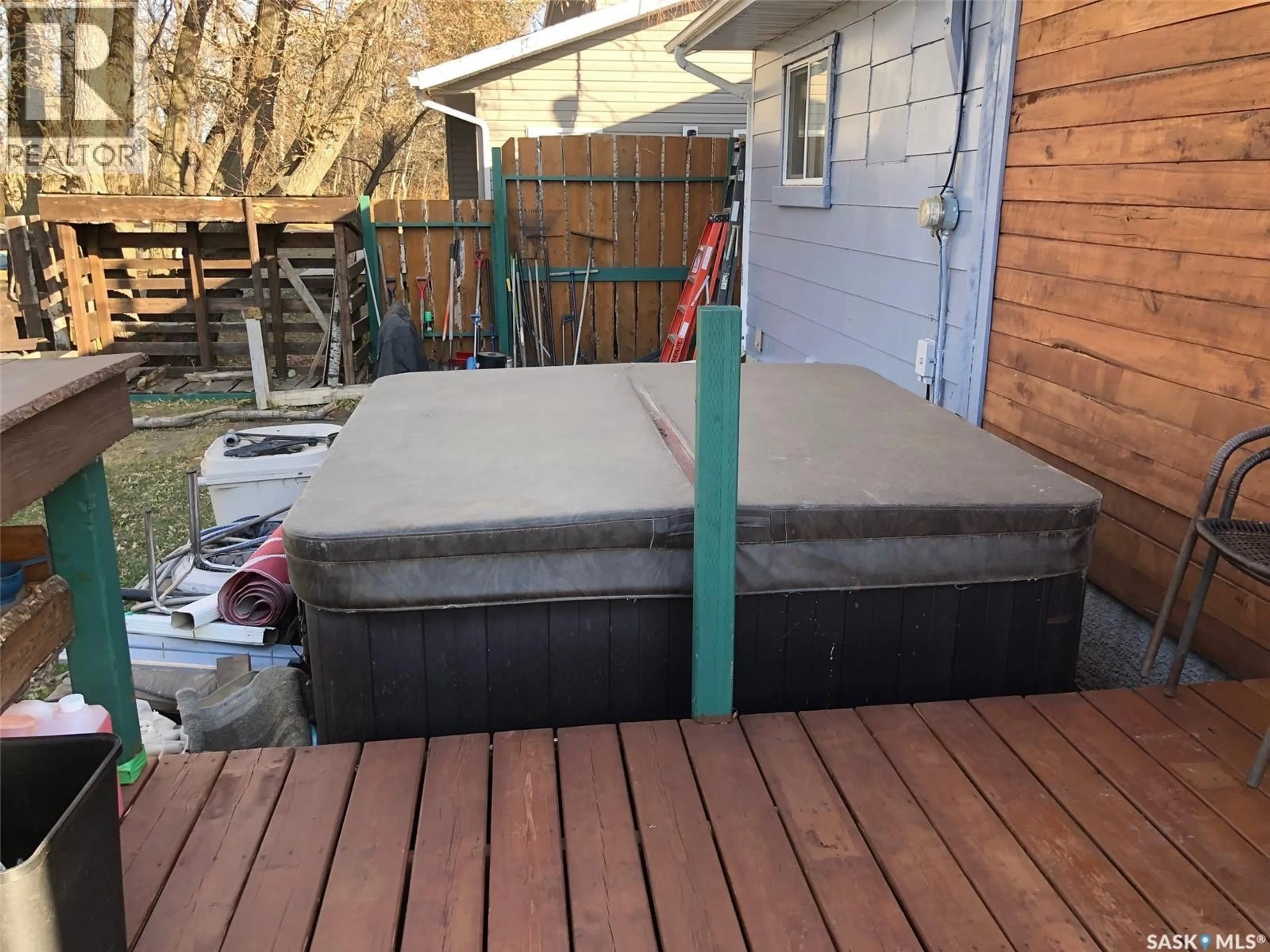 Patio, street for 303 6TH AVENUE, Invermay Saskatchewan S0A1M0