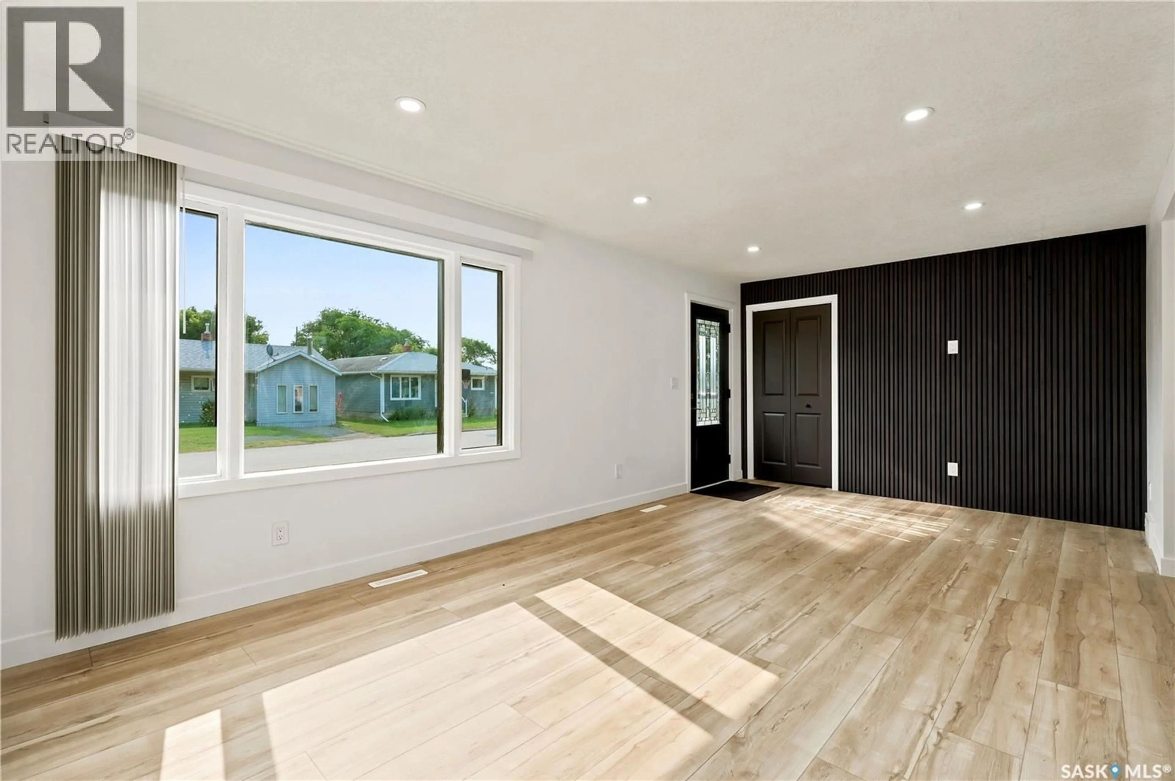 Indoor entryway for 434 COMPANY AVENUE, Fort Qu'Appelle Saskatchewan S0G1S0