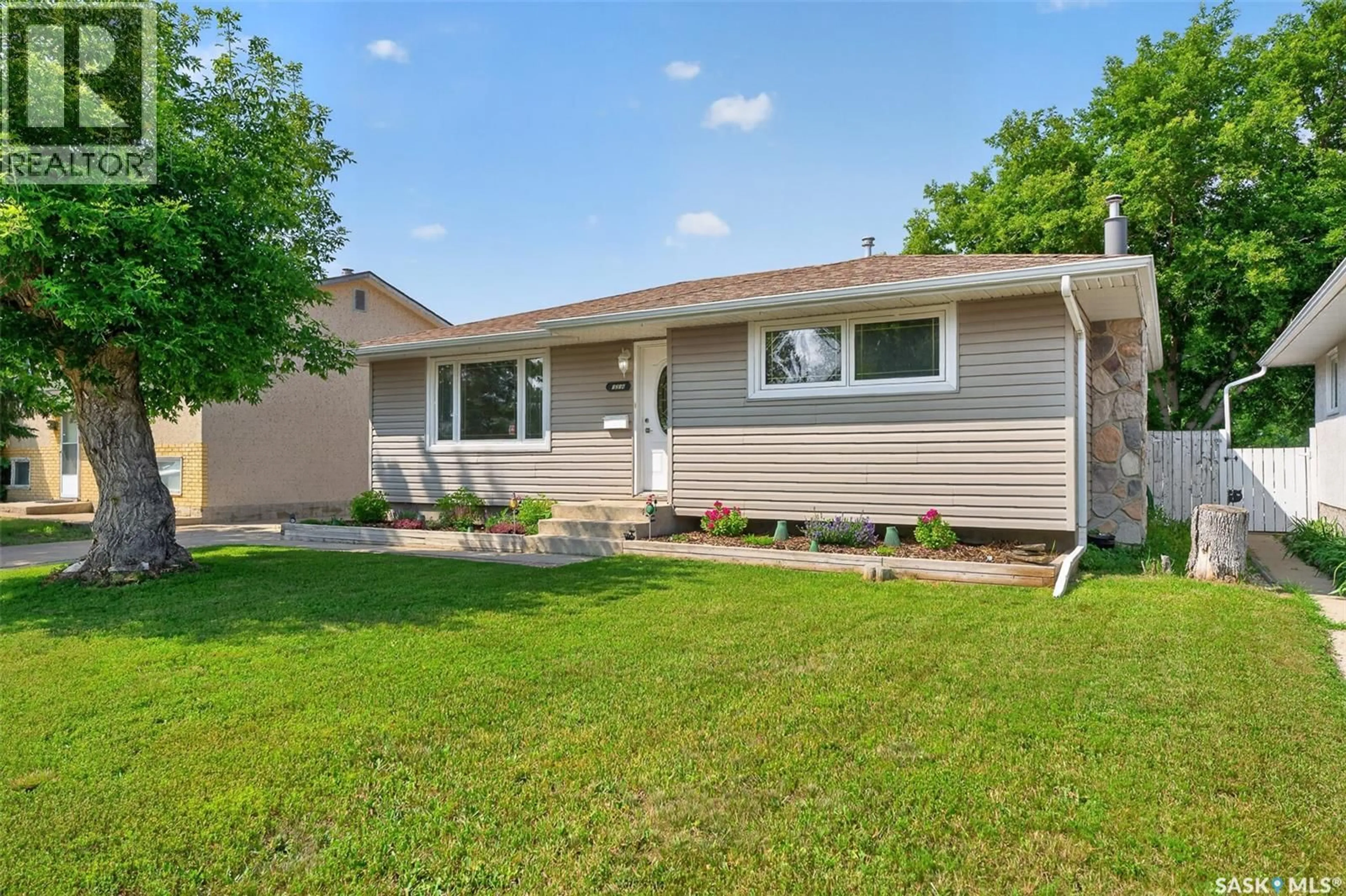 Home with vinyl exterior material, street for 1314 VAUGHAN STREET, Moose Jaw Saskatchewan S6H5P7