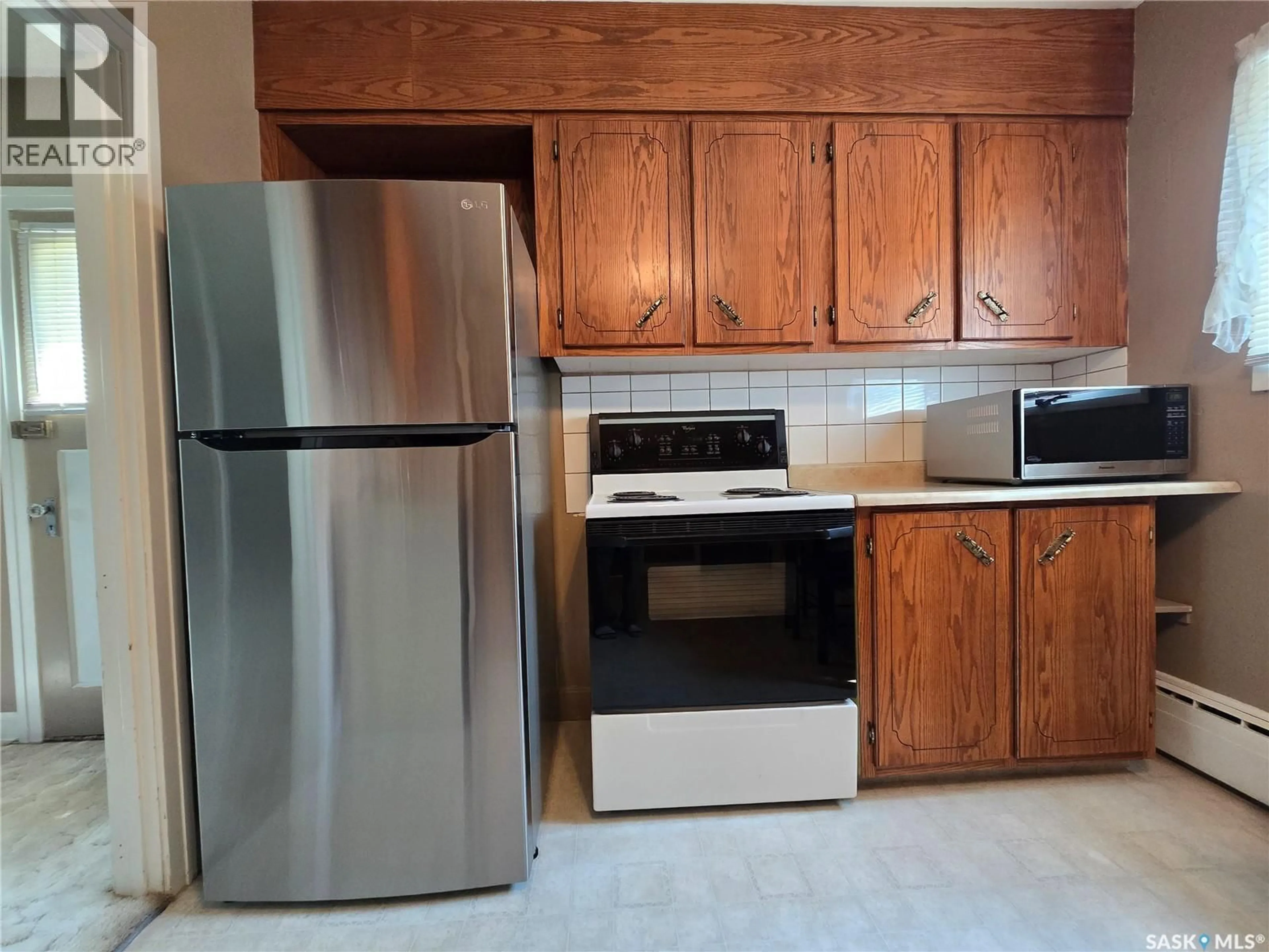Standard kitchen, unknown for 223 9TH STREET, Weyburn Saskatchewan S4H1E9