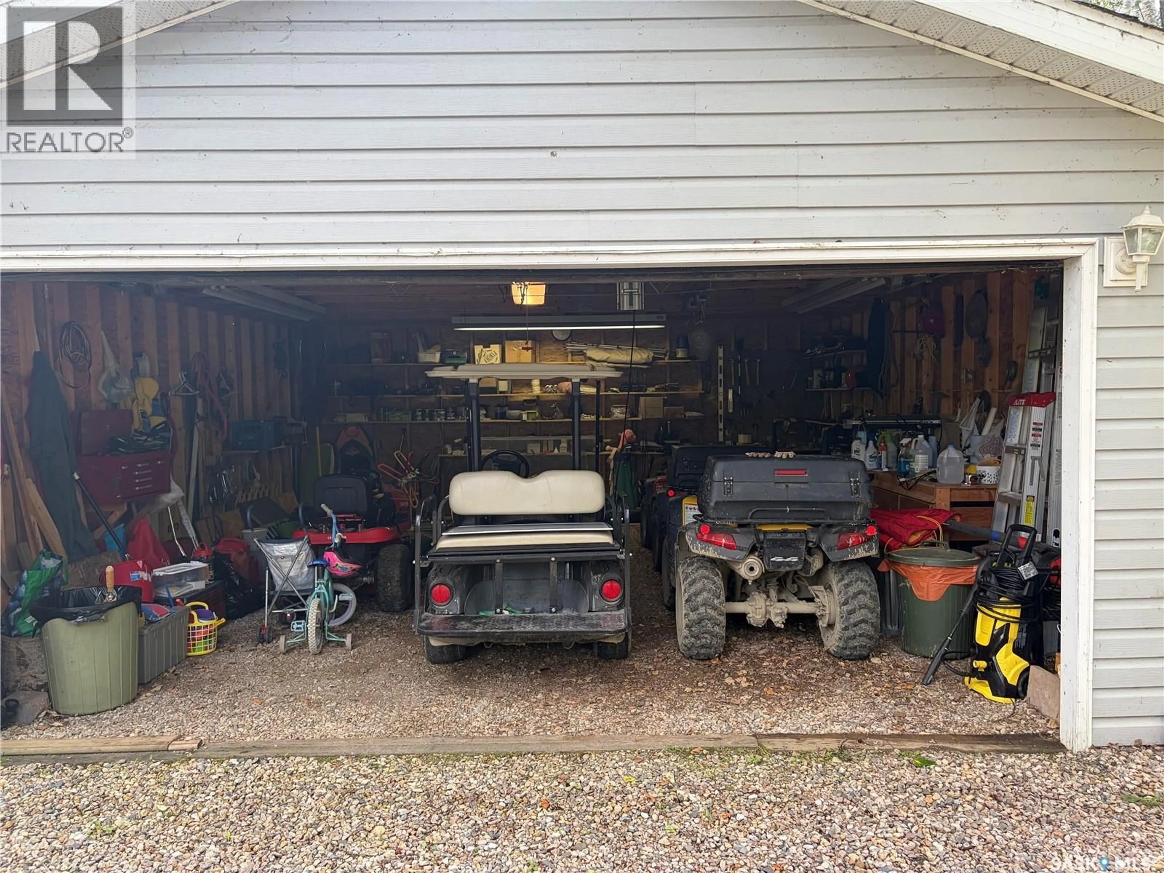 Indoor garage for 16A DELARONDE COURT, Delaronde Lake Saskatchewan S0J0E0
