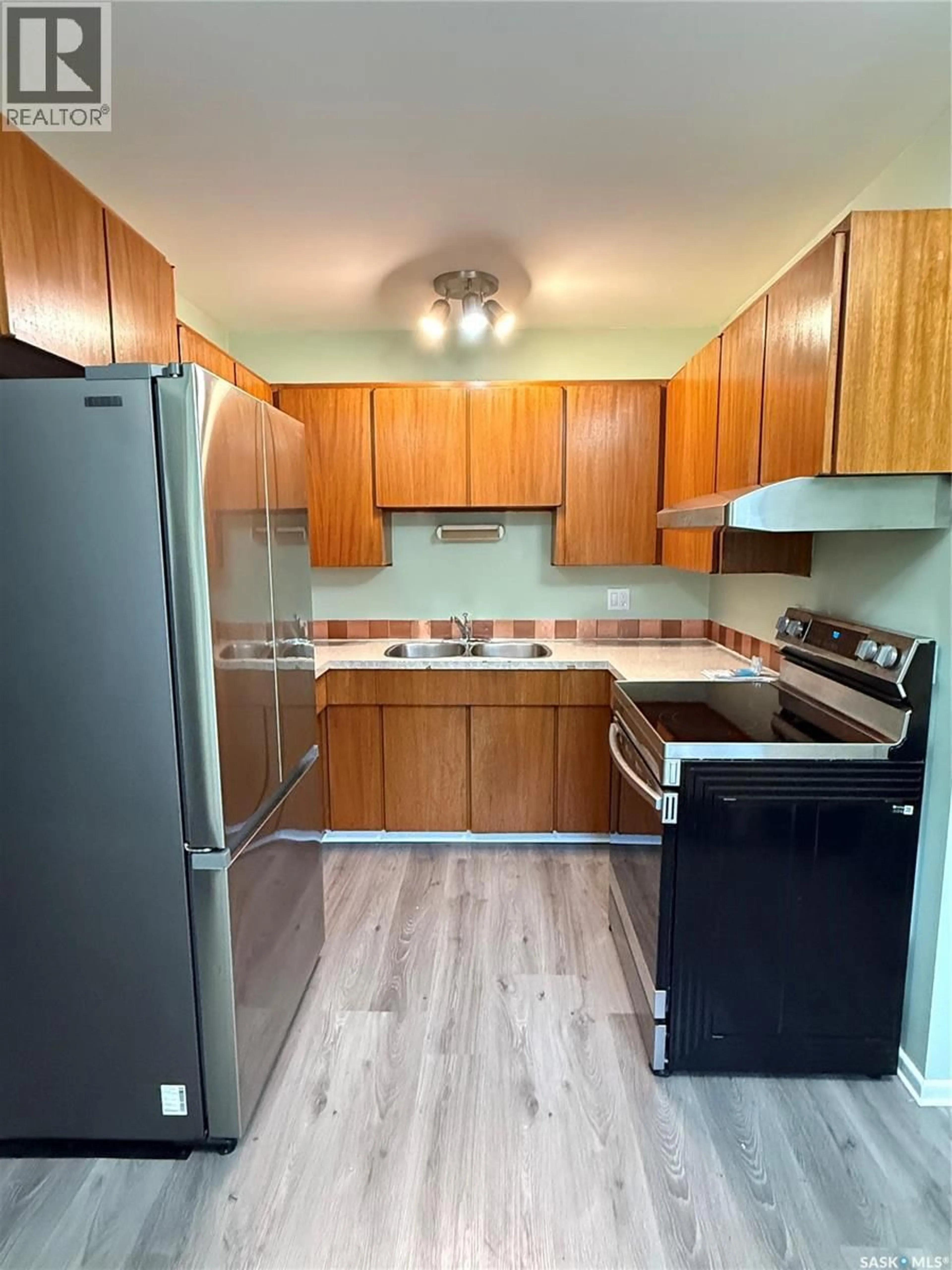 Standard kitchen, wood/laminate floor for 1305 PARK AVENUE, Weyburn Saskatchewan S4H0K7