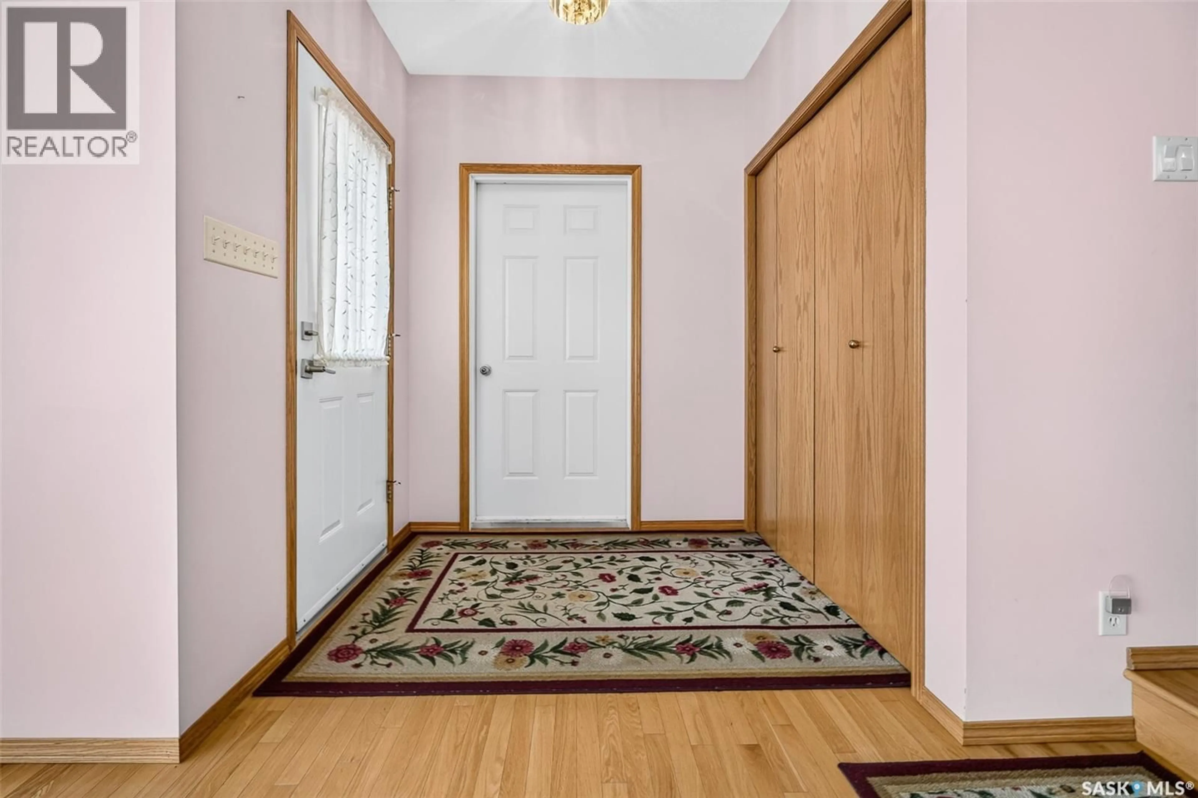 Indoor entryway for 138 ATHABASCA STREET, Moose Jaw Saskatchewan S6H2B7