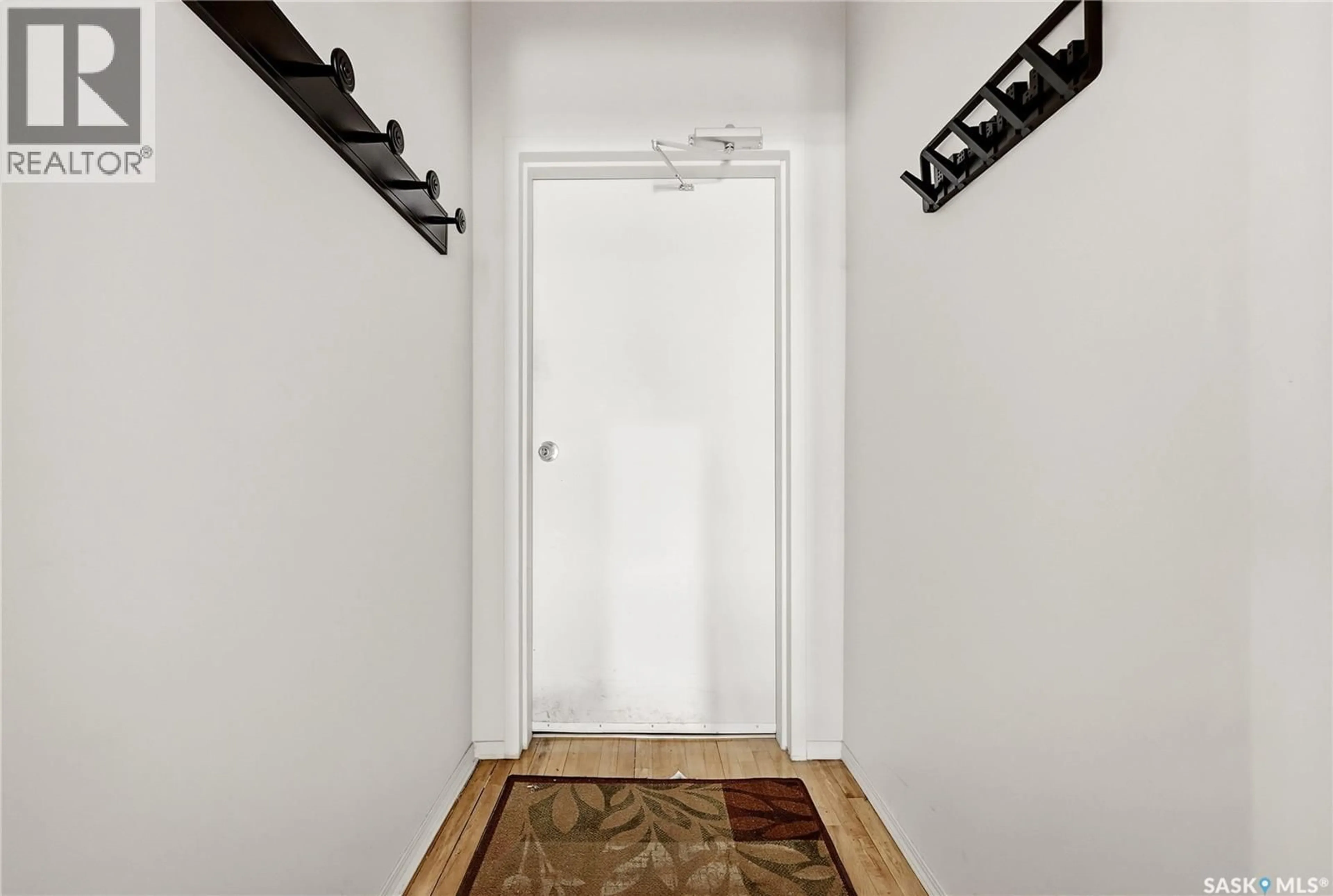 Indoor entryway for 301 1836 SCARTH STREET, Regina Saskatchewan S4P2G3
