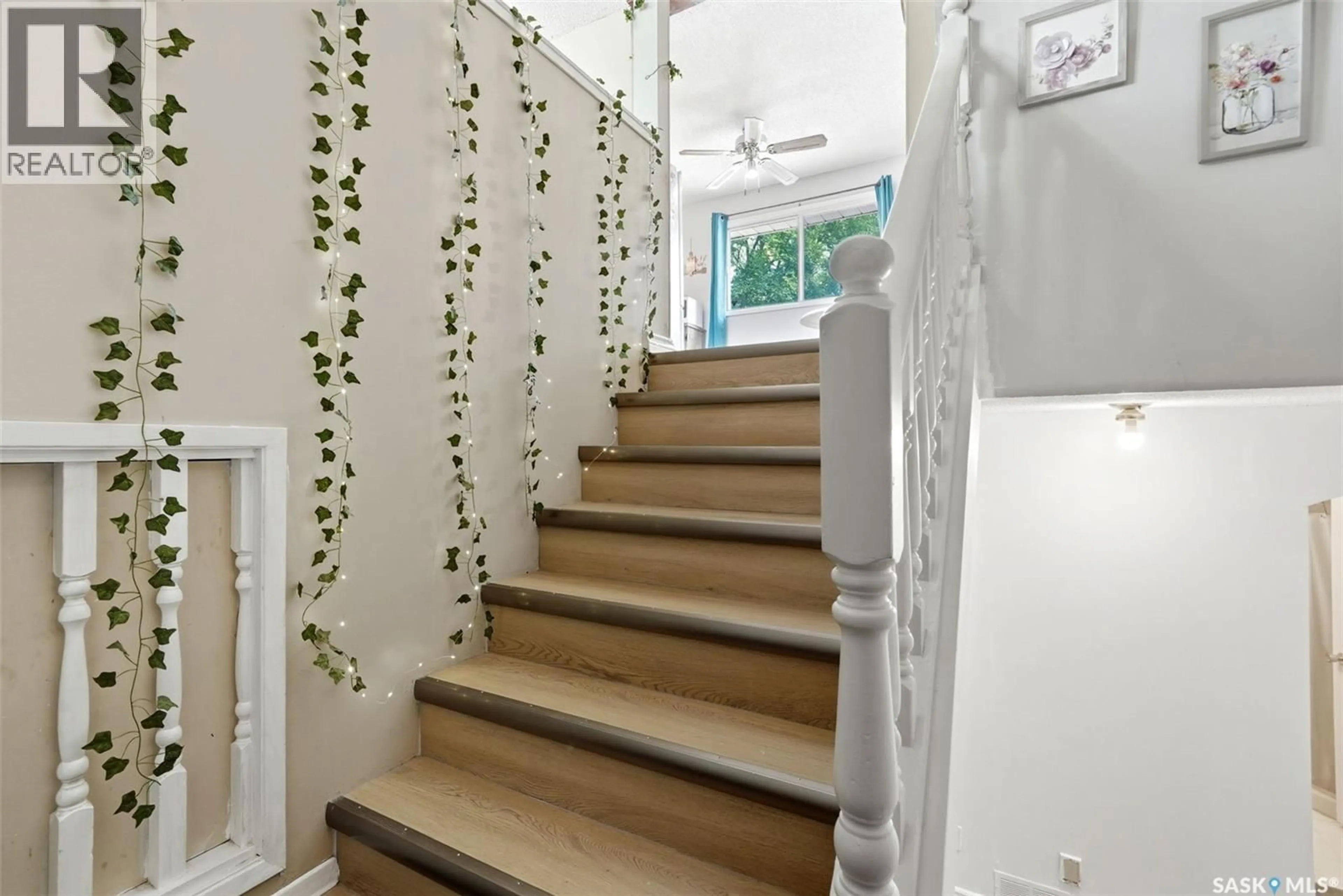 Stairs for 47 SYMONS PLACE, Regina Saskatchewan S4X1M7