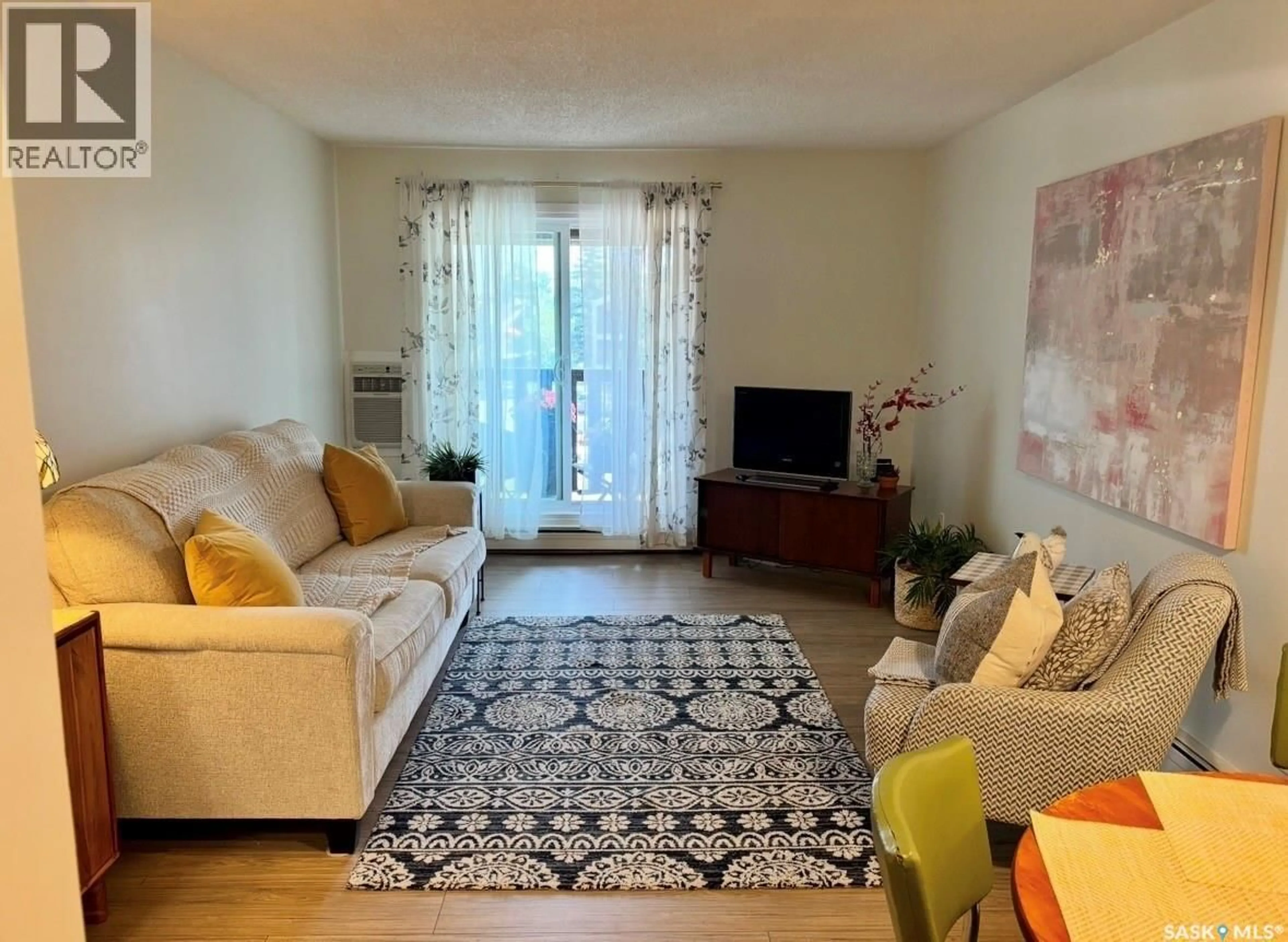 Living room with furniture, unknown for 1434 425 115TH STREET, Saskatoon Saskatchewan S7N2E6