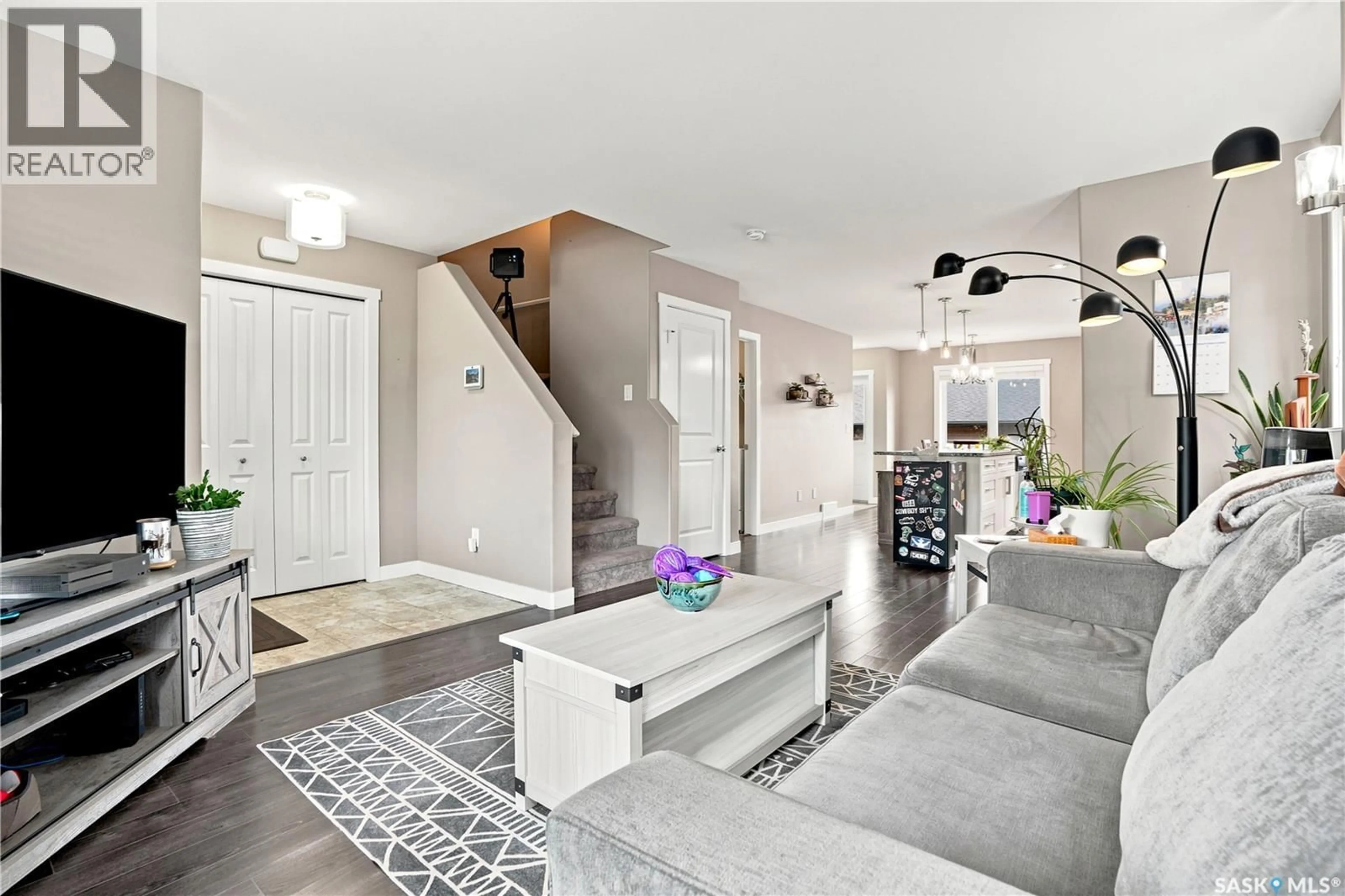 Indoor entryway for 213 RAJPUT WAY, Saskatoon Saskatchewan S7W0T3