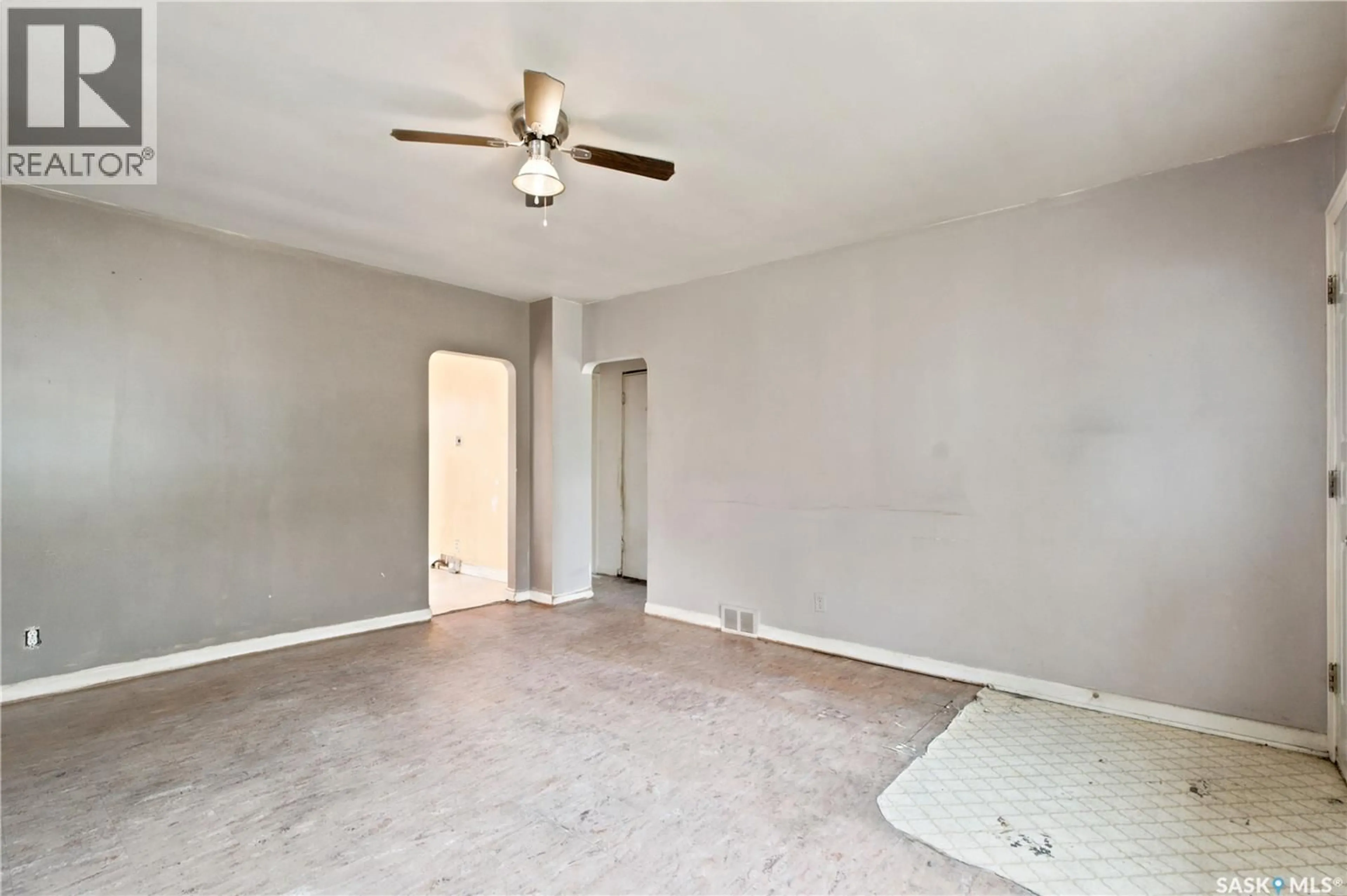 A pic of a room for 431 K AVENUE, Saskatoon Saskatchewan S7L2M5