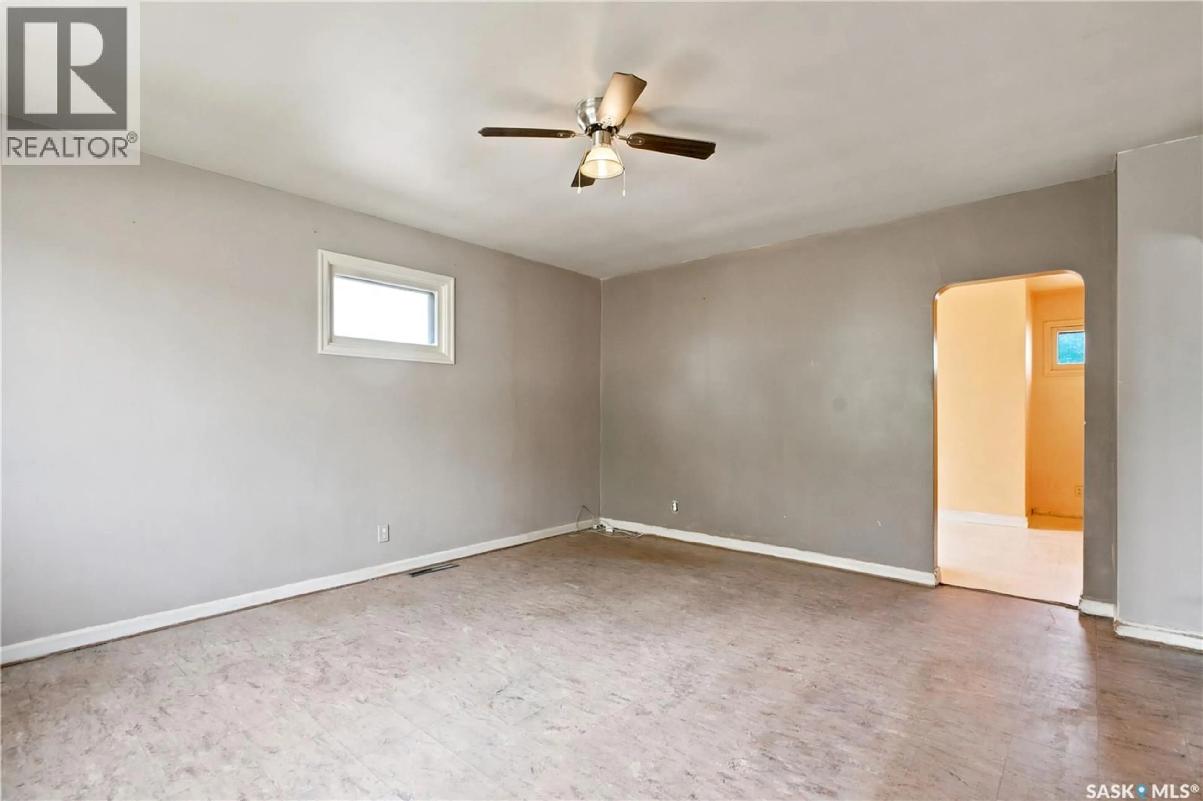 A pic of a room for 431 K AVENUE, Saskatoon Saskatchewan S7L2M5