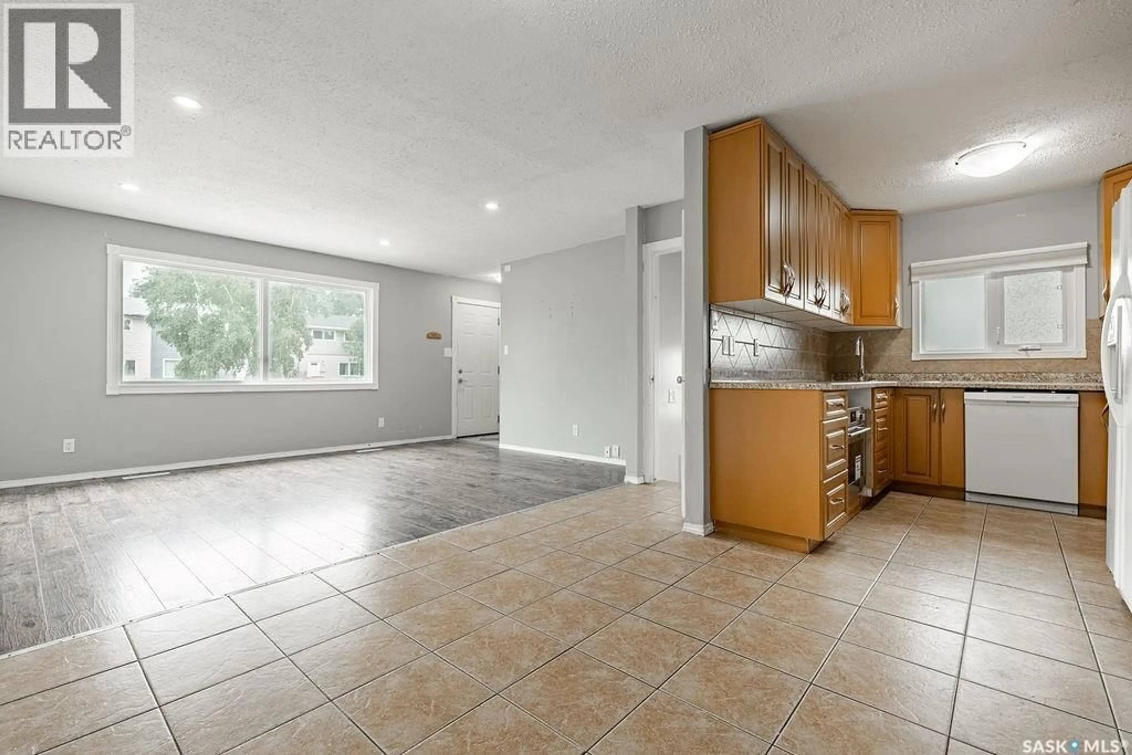 Open concept kitchen, ceramic/tile floor for 92 DAVIDSON CRESCENT, Saskatoon Saskatchewan S7L4A1