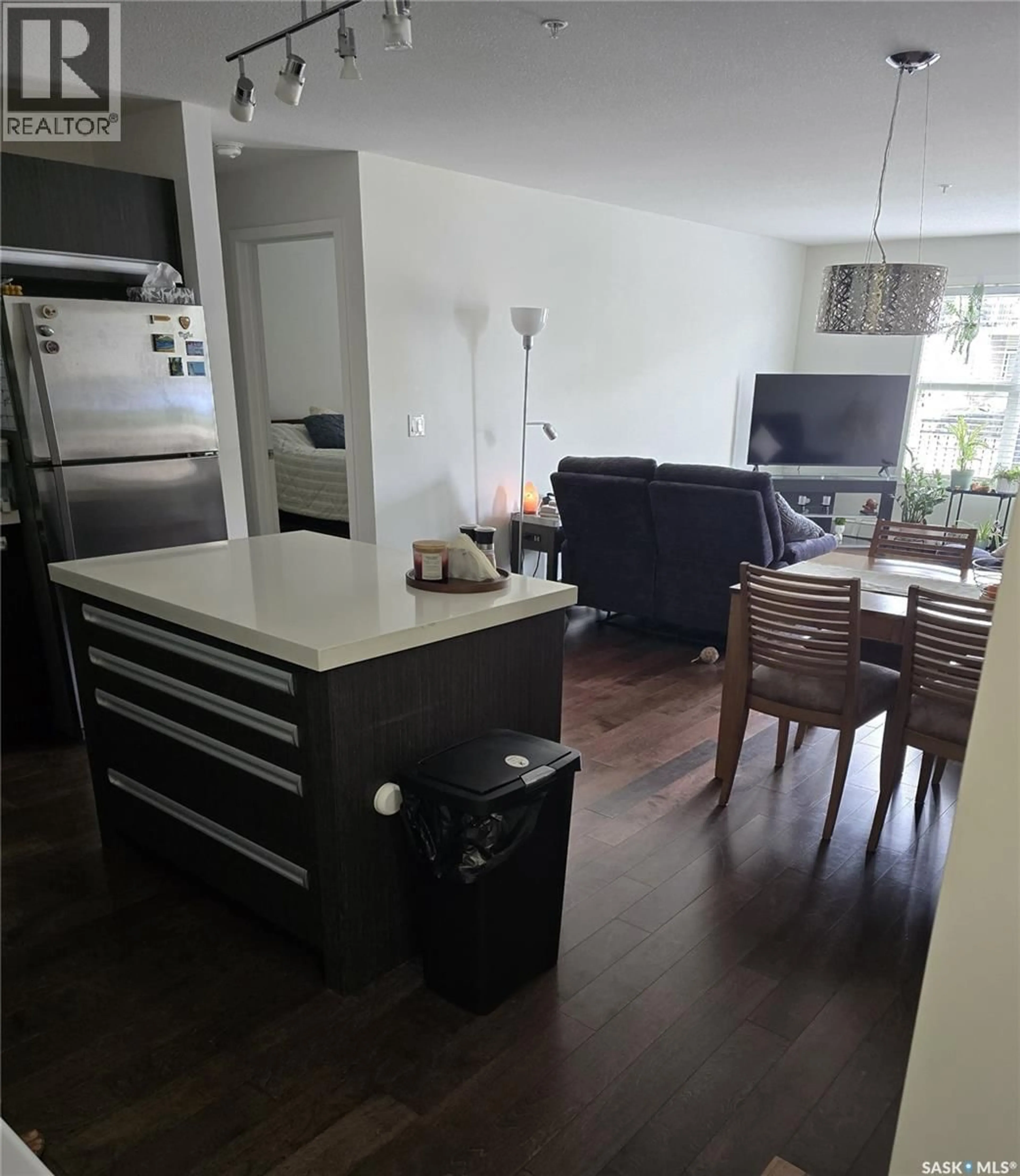 Open concept kitchen, unknown for 1545 - 114 NEVILLE DRIVE, Regina Saskatchewan S4Z0A7