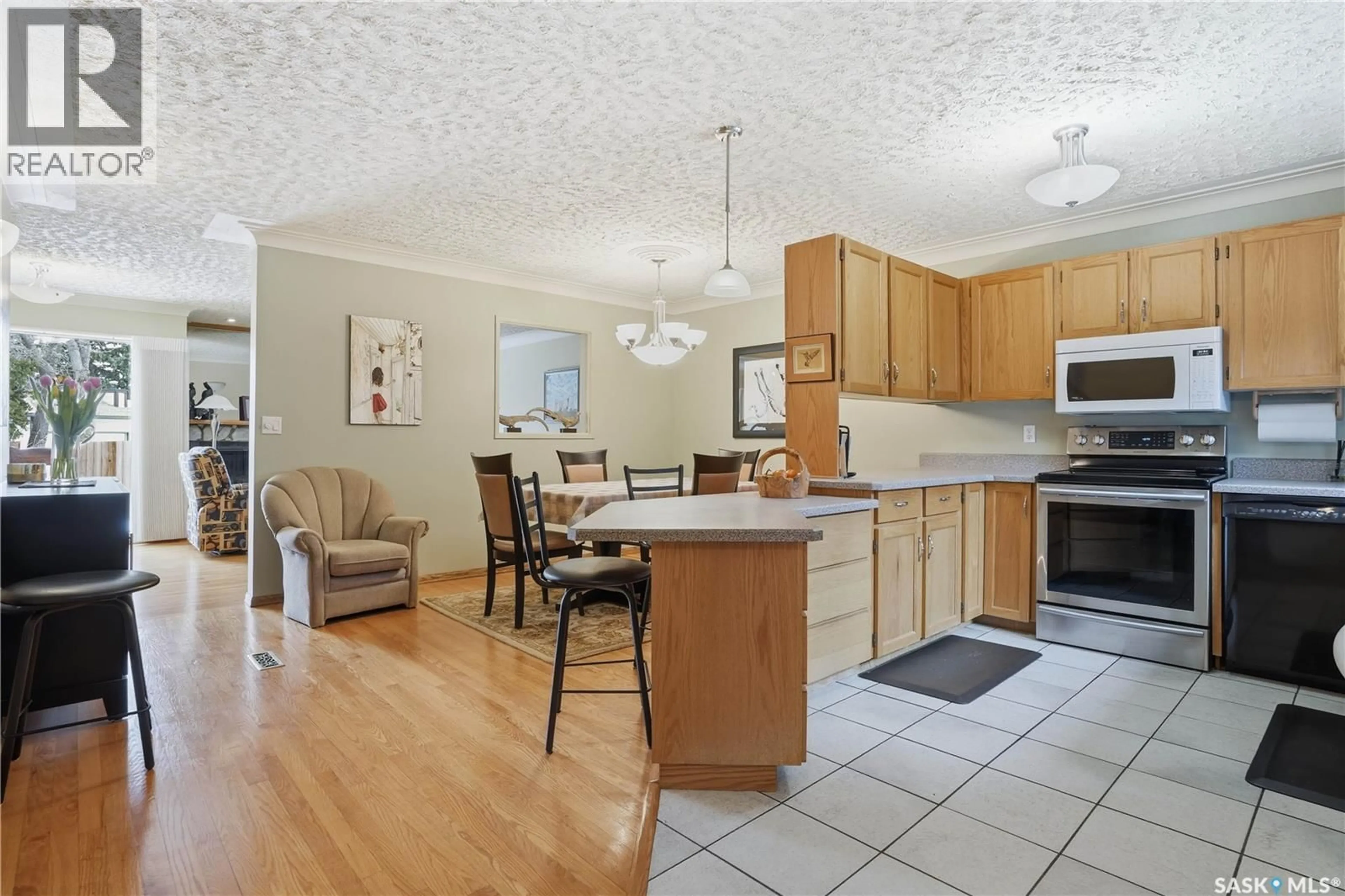 Open concept kitchen, unknown for 5004 NEWPORT ROAD, Regina Saskatchewan S4S7A6