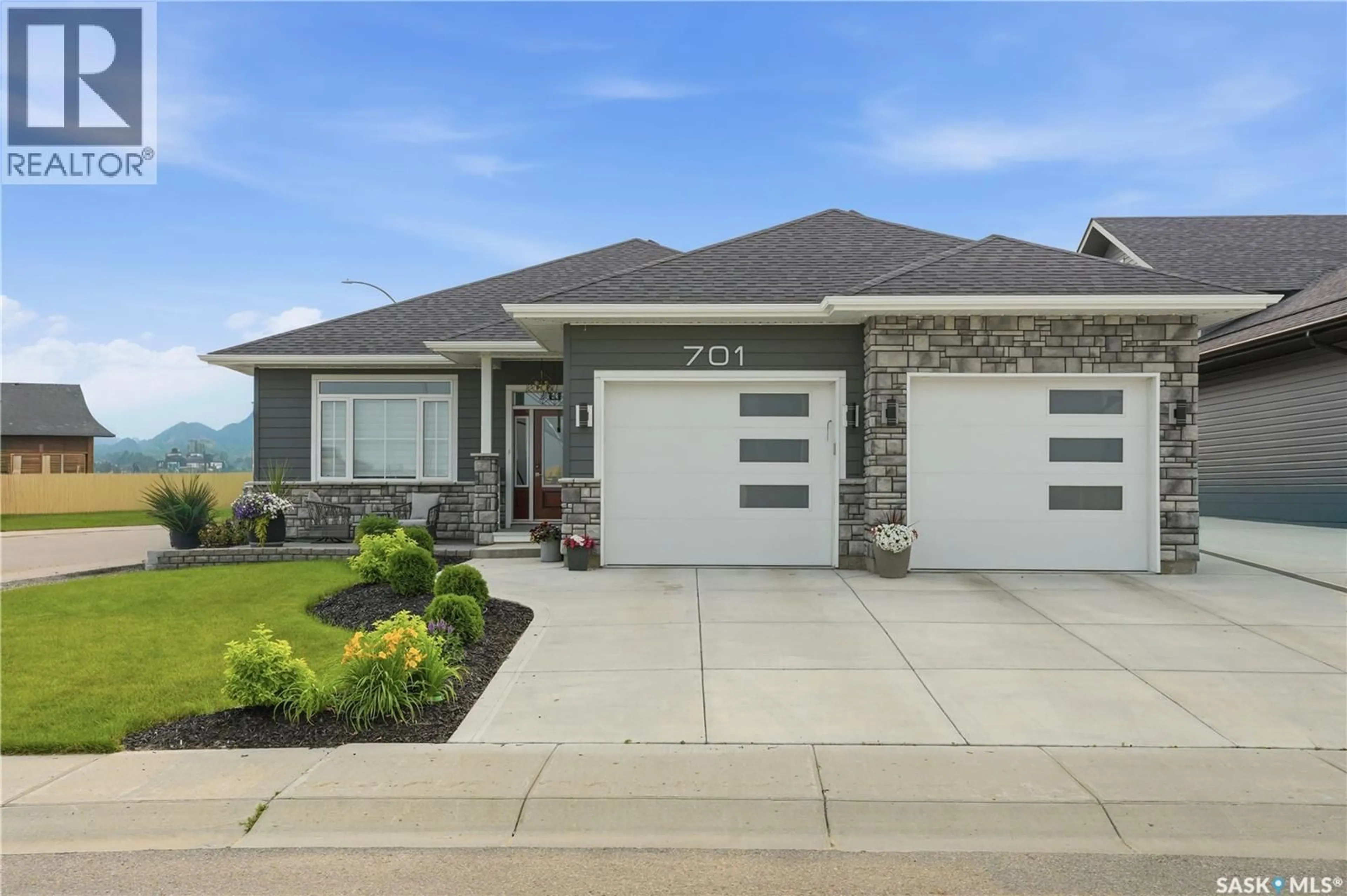 Home with vinyl exterior material, unknown for 701 CASPER CRESCENT, Warman Saskatchewan S0K4S4