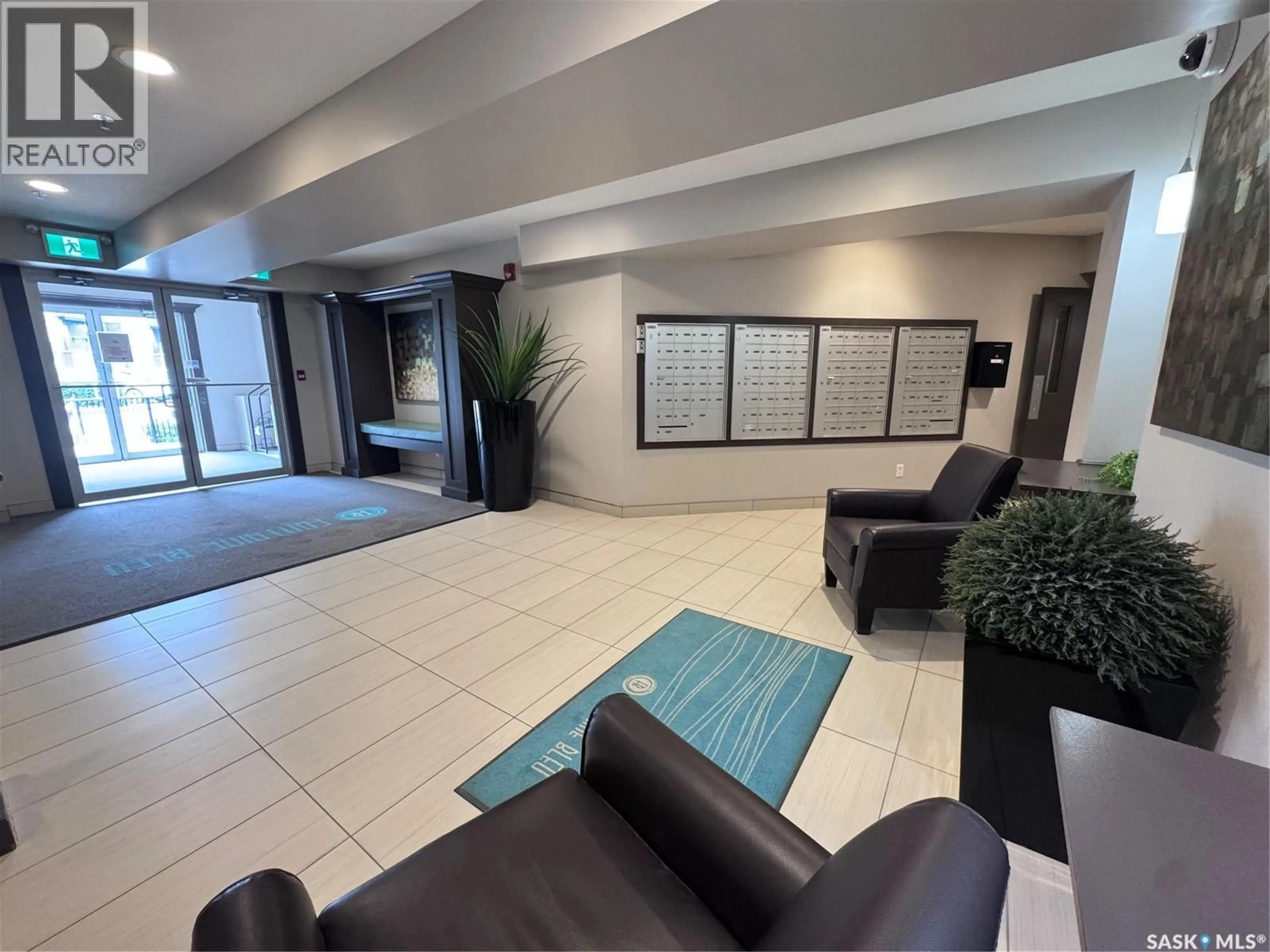 Lobby for 212 5301 UNIVERSAL CRESCENT, Regina Saskatchewan S4W0L2