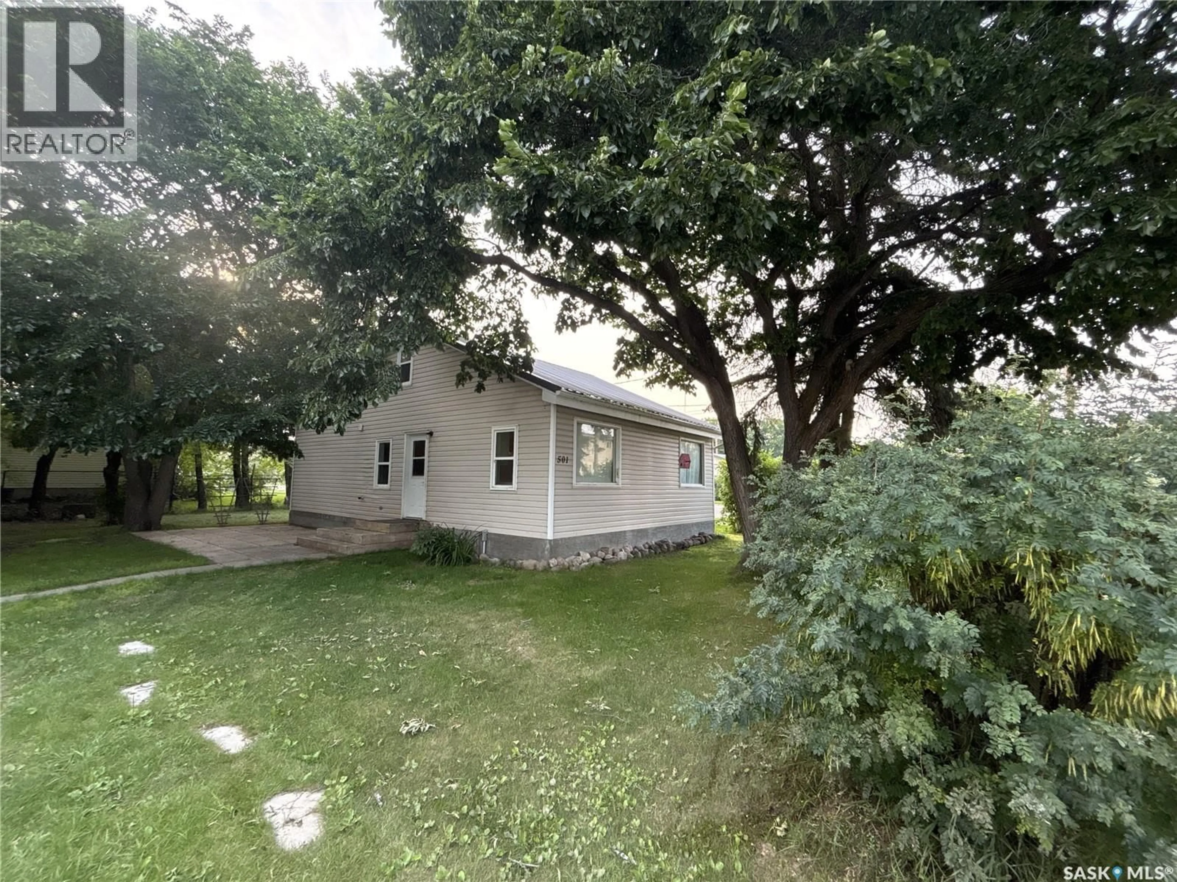 A pic from outside/outdoor area/front of a property/back of a property/a pic from drone, street for 501 4TH STREET, Meadow Lake Saskatchewan S9X1B9
