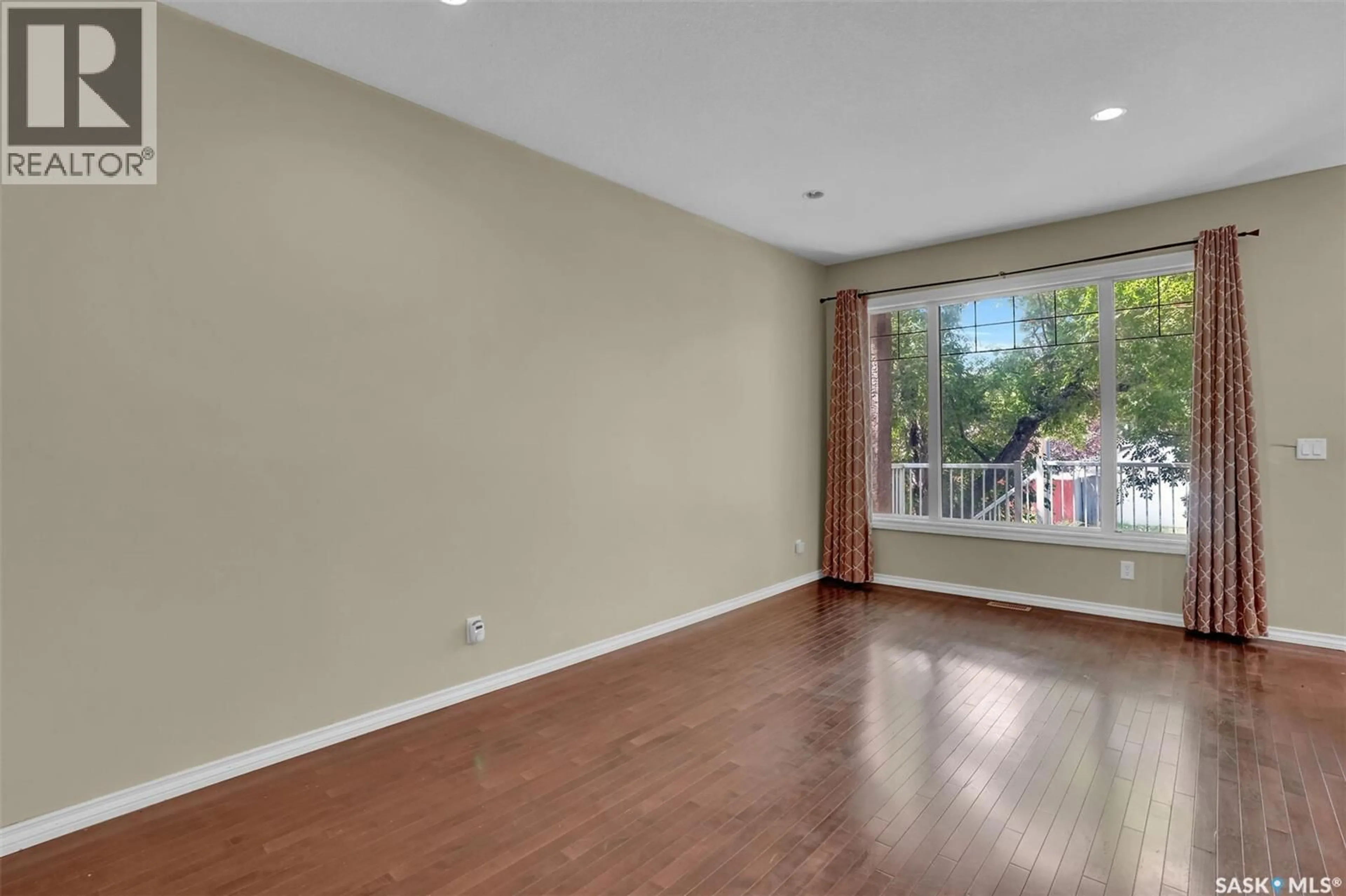 A pic of a room for 3876 ROBINSON STREET, Regina Saskatchewan S4S3C6